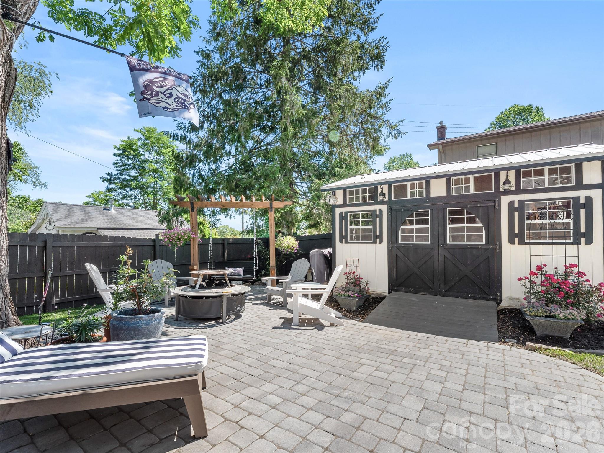 154 White Oak Lane — Brevard
