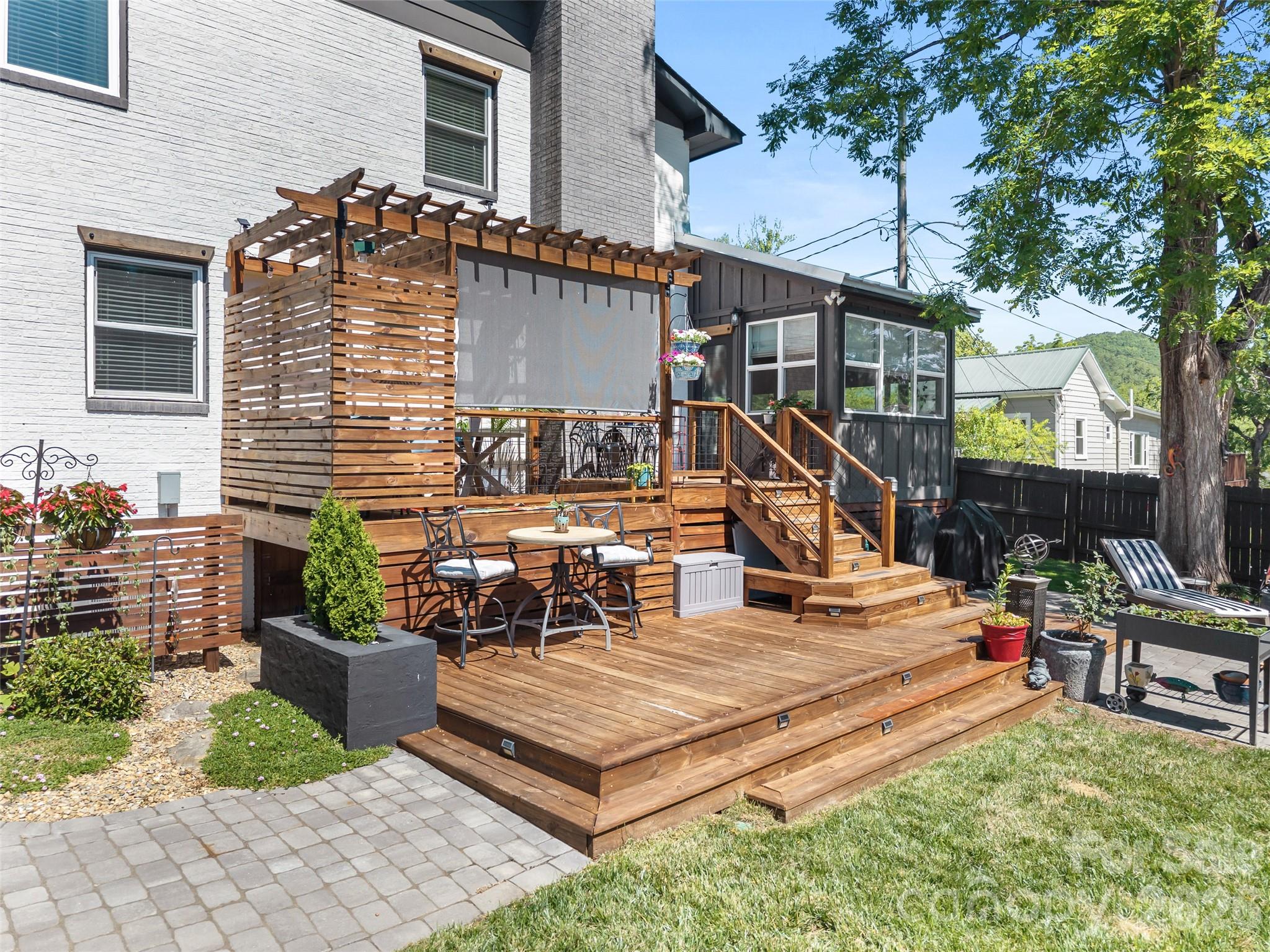 154 White Oak Lane — Brevard