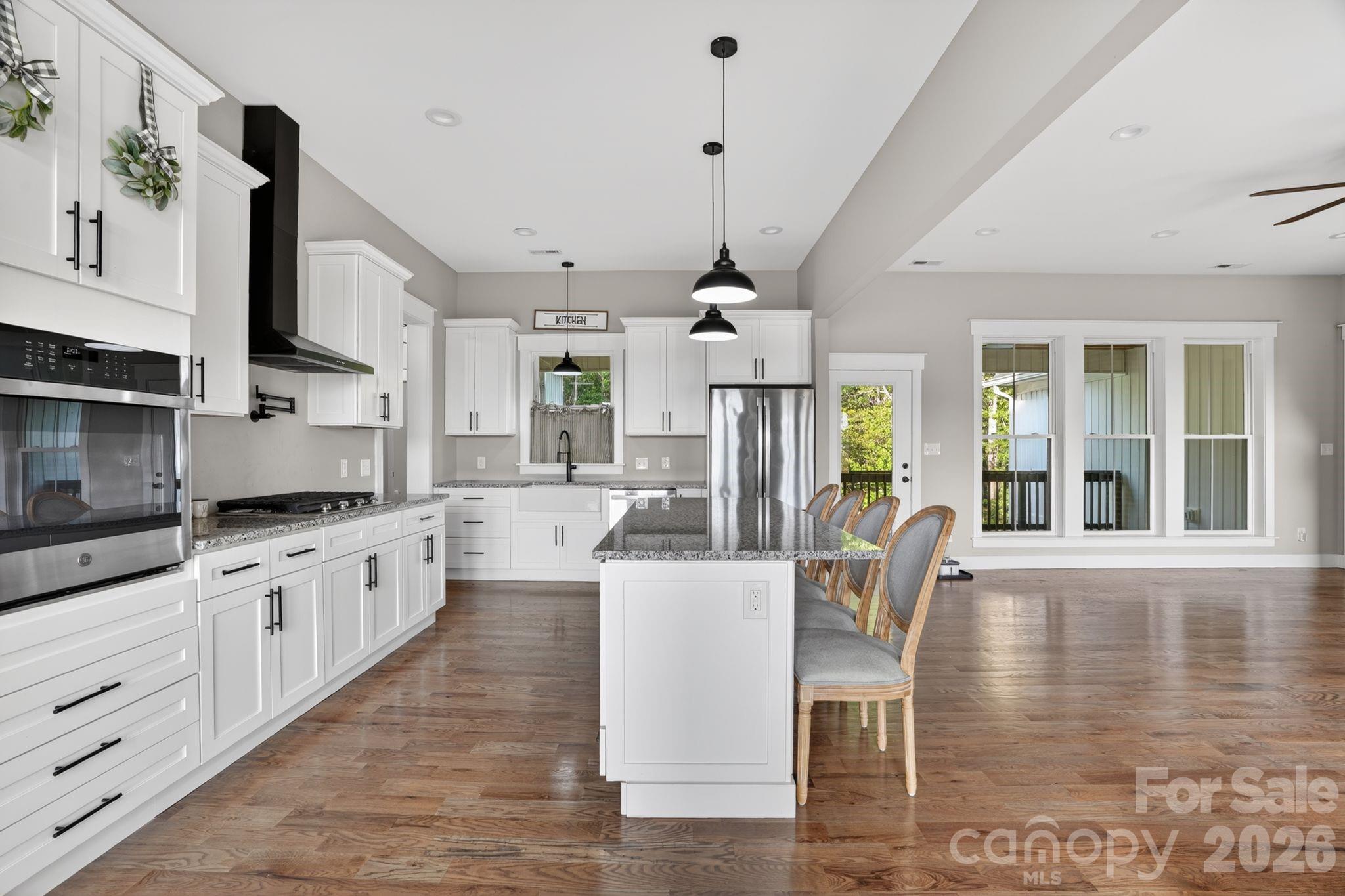 1182 Cape Hickory Road — Hickory