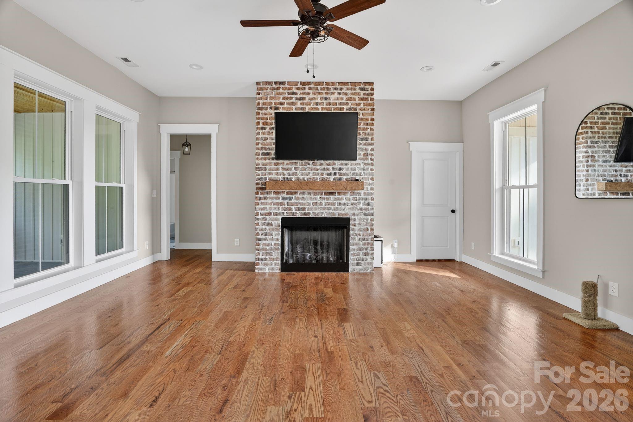 1182 Cape Hickory Road — Hickory