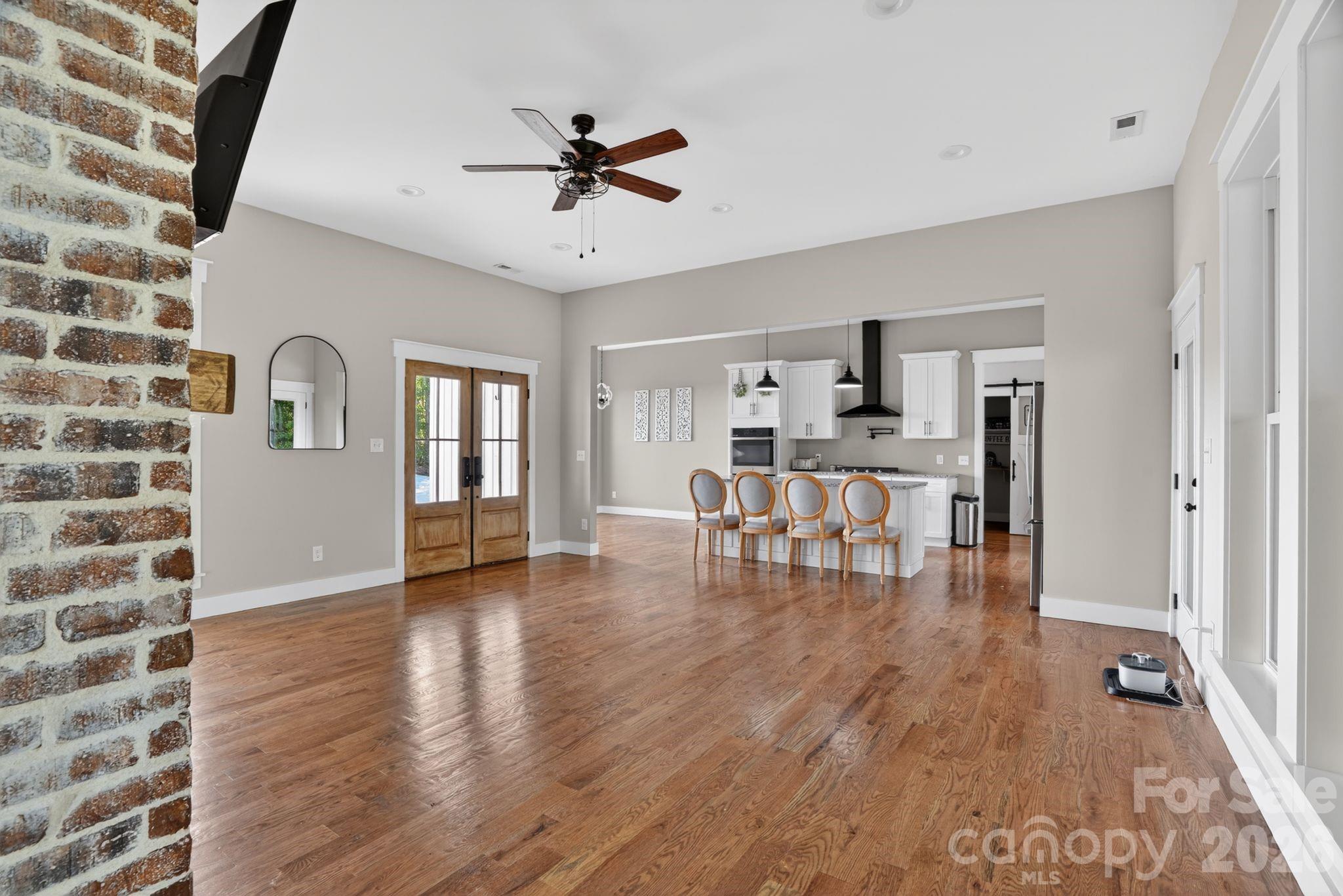 1182 Cape Hickory Road — Hickory