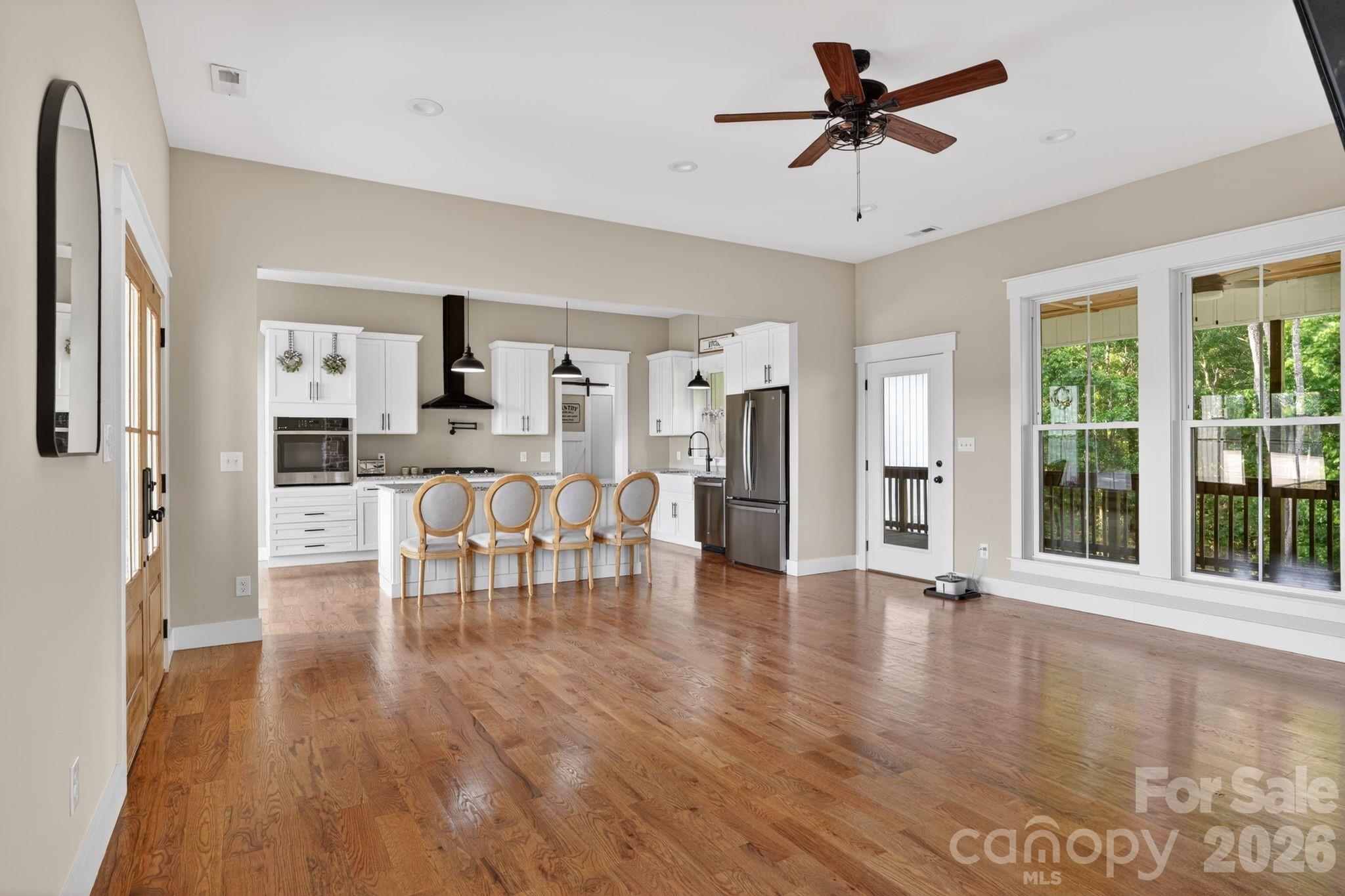 1182 Cape Hickory Road — Hickory