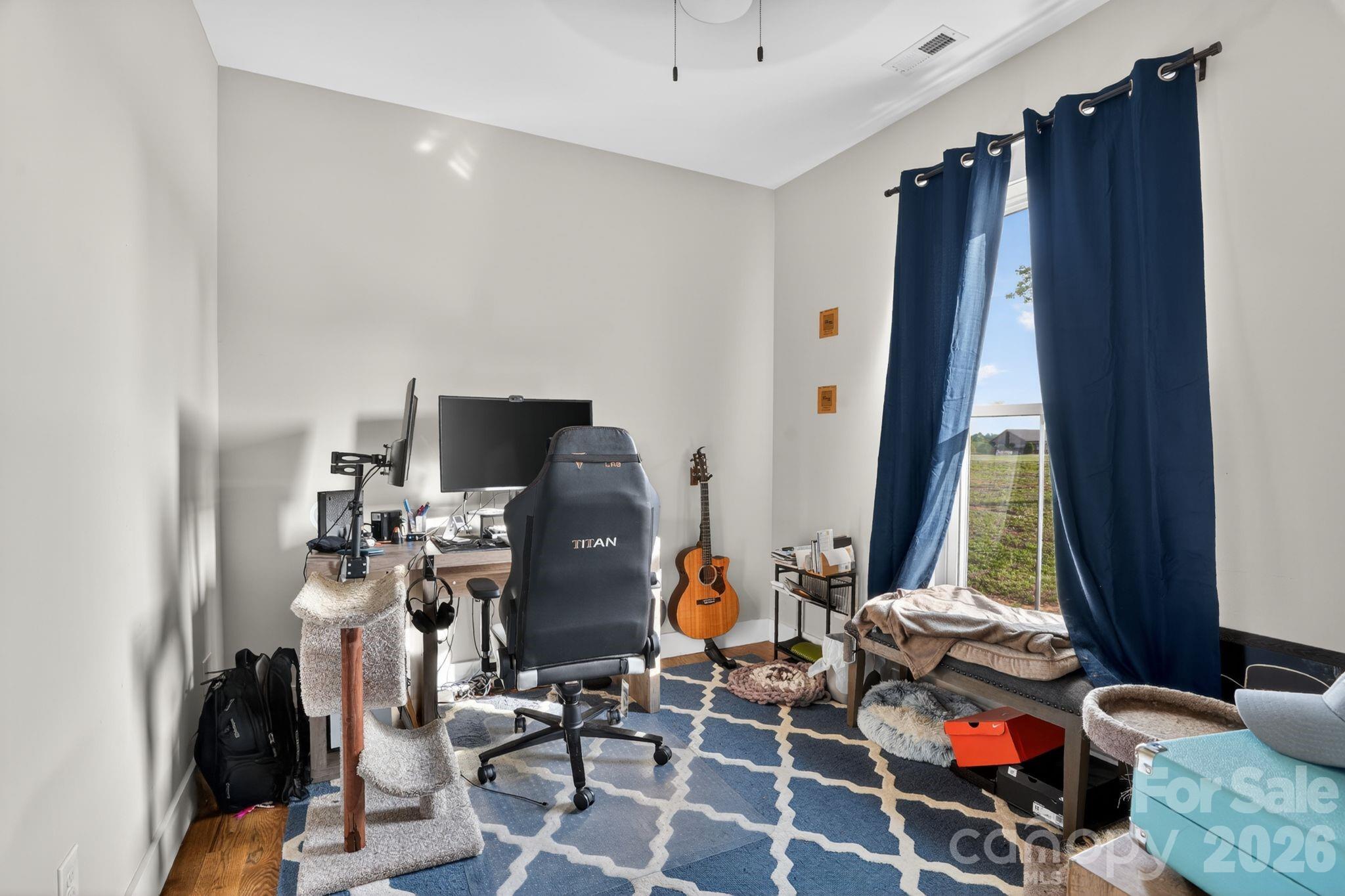 1182 Cape Hickory Road — Hickory