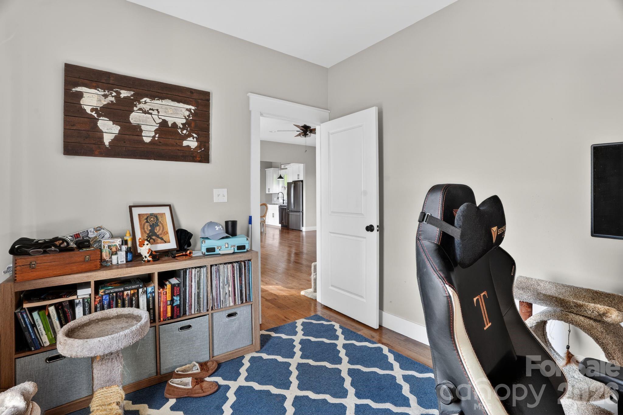 1182 Cape Hickory Road — Hickory