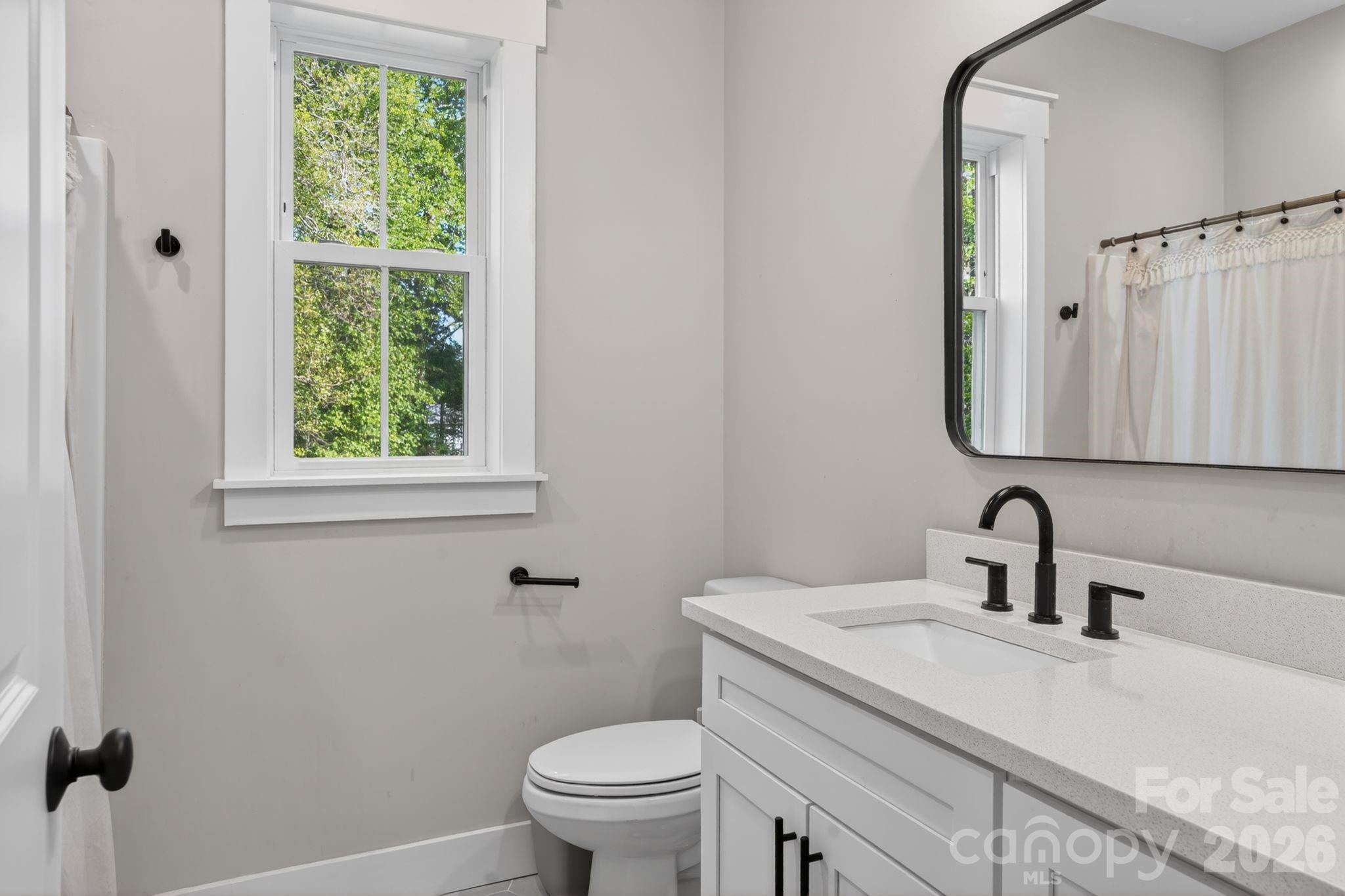 1182 Cape Hickory Road — Hickory