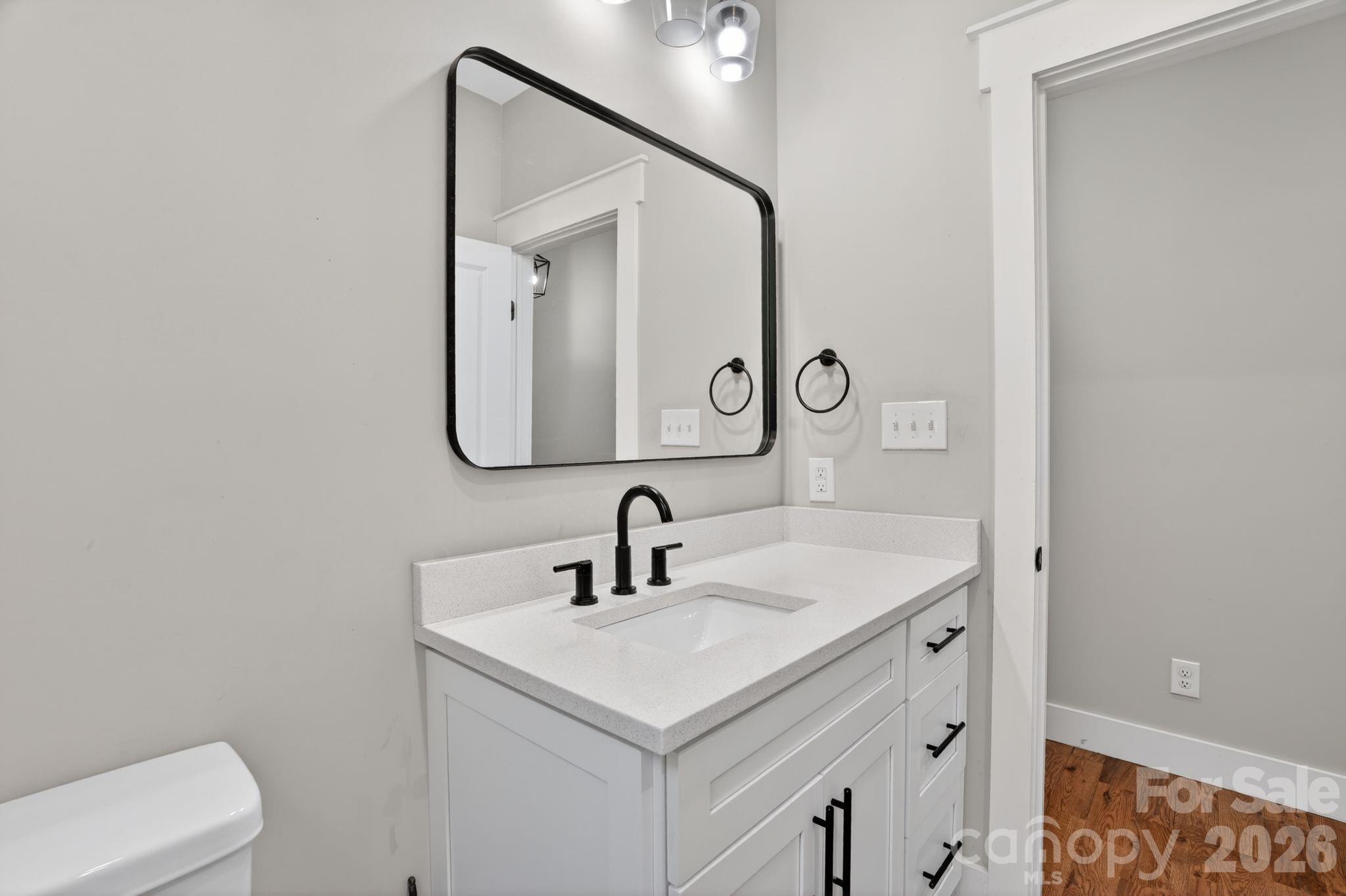 1182 Cape Hickory Road — Hickory