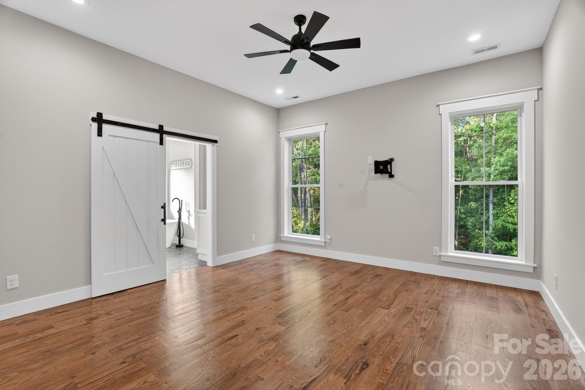 1182 Cape Hickory Road — Hickory