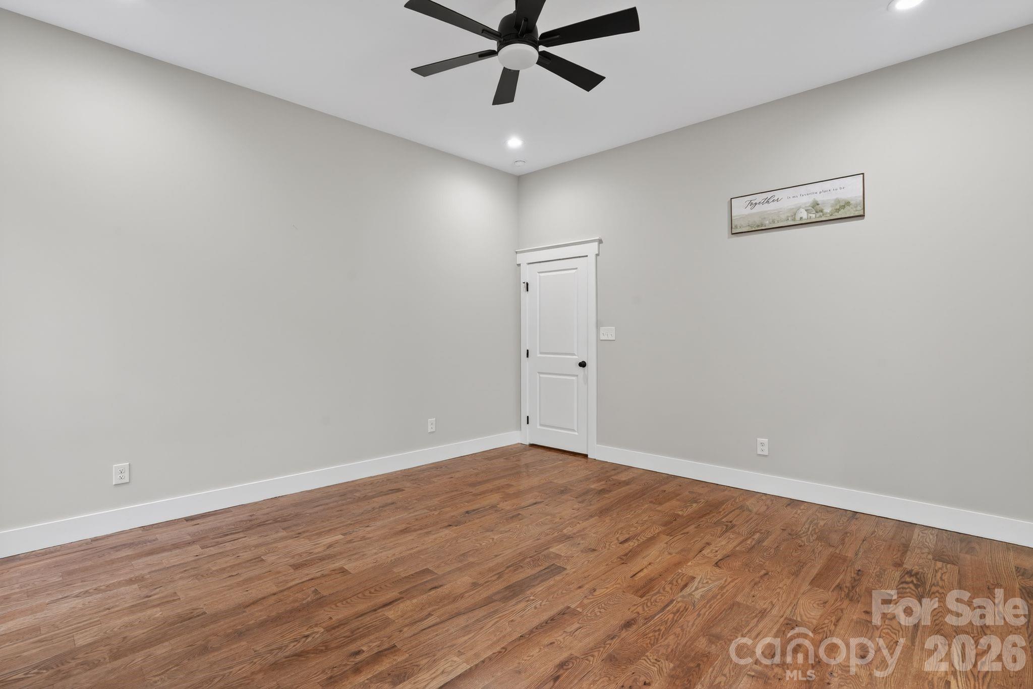 1182 Cape Hickory Road — Hickory
