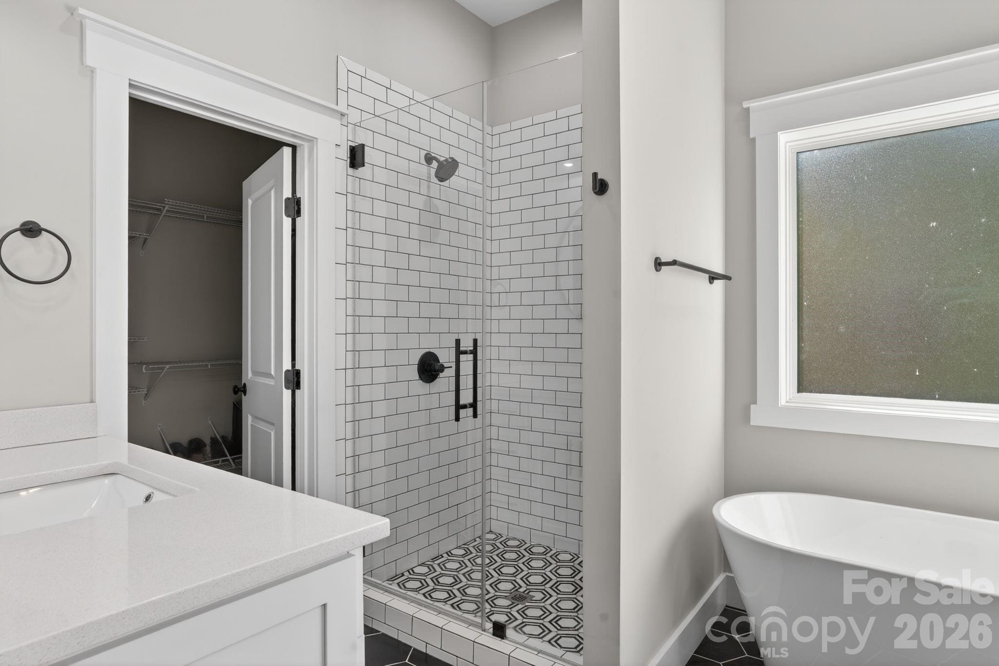 1182 Cape Hickory Road — Hickory