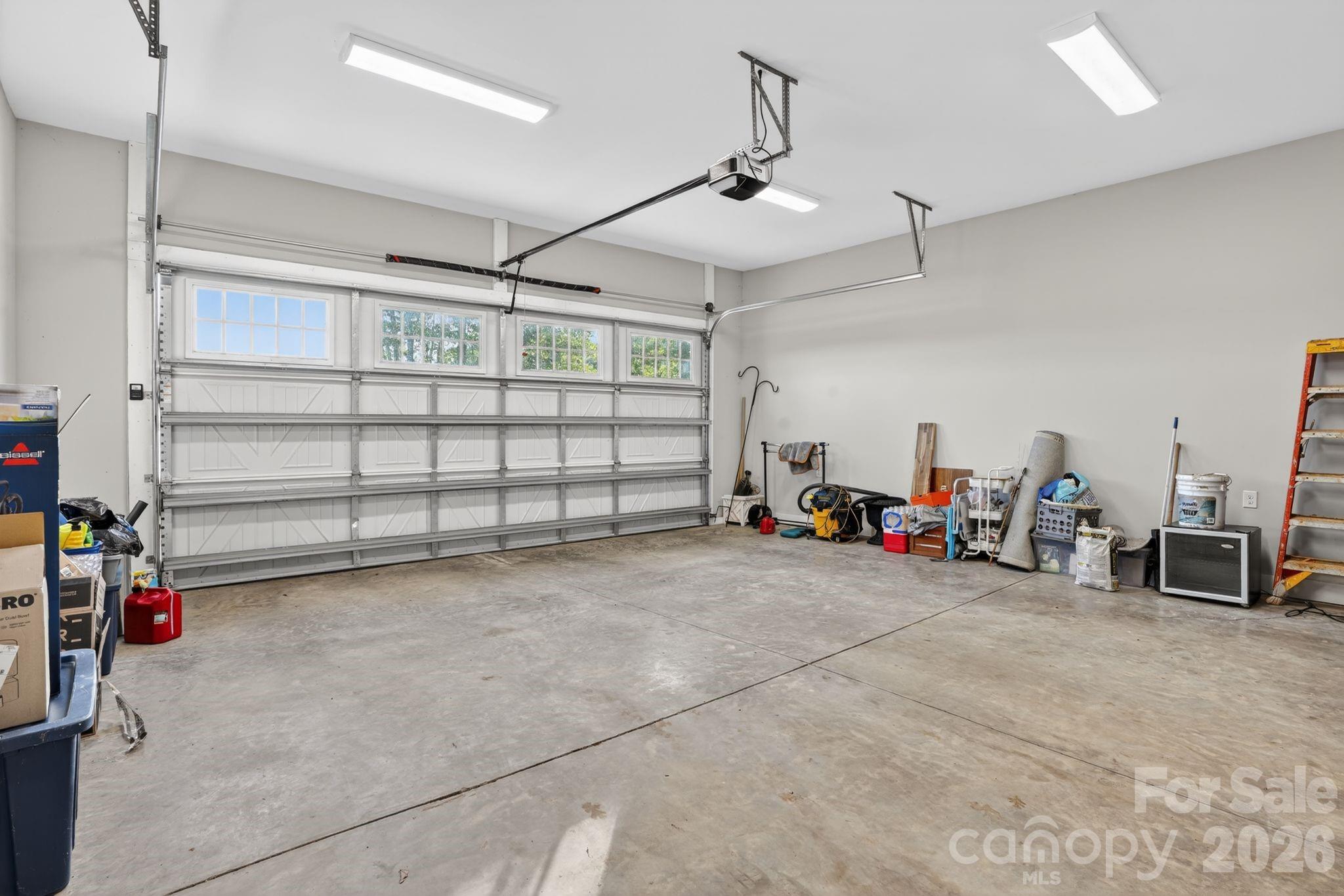 1182 Cape Hickory Road — Hickory