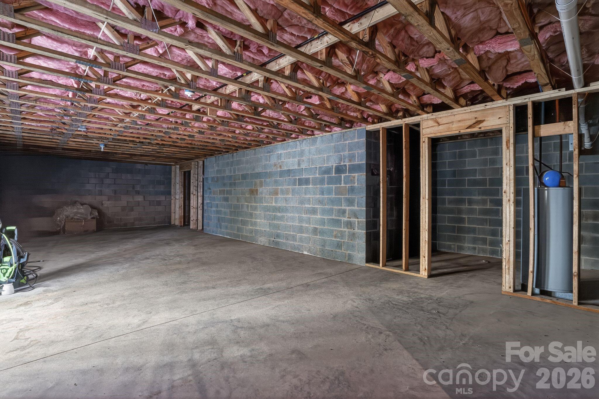 1182 Cape Hickory Road — Hickory