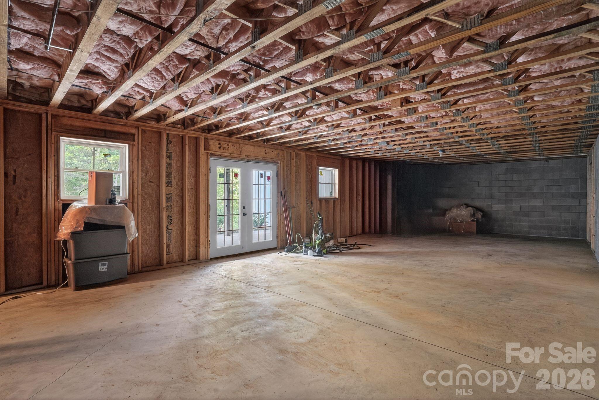 1182 Cape Hickory Road — Hickory