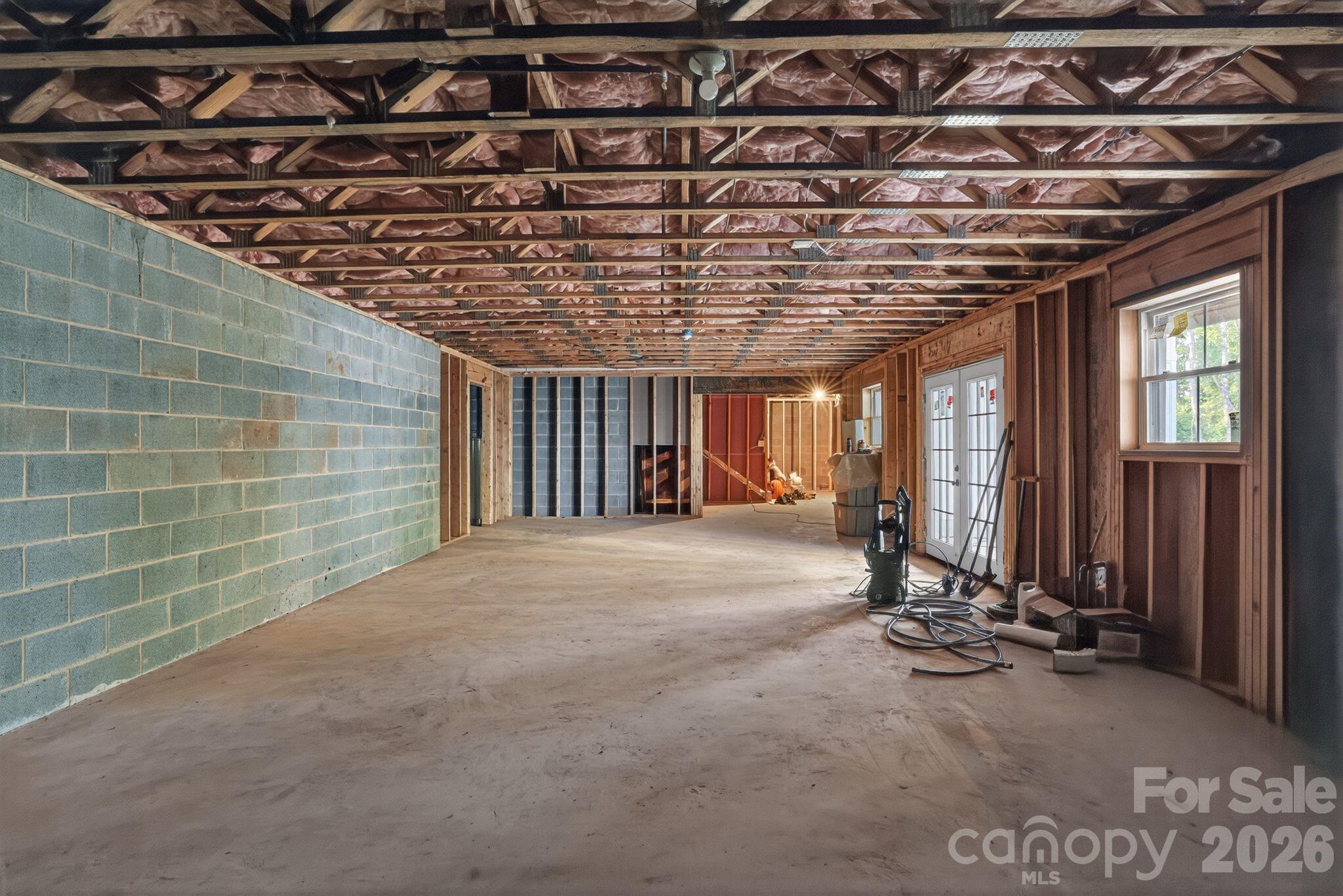1182 Cape Hickory Road — Hickory