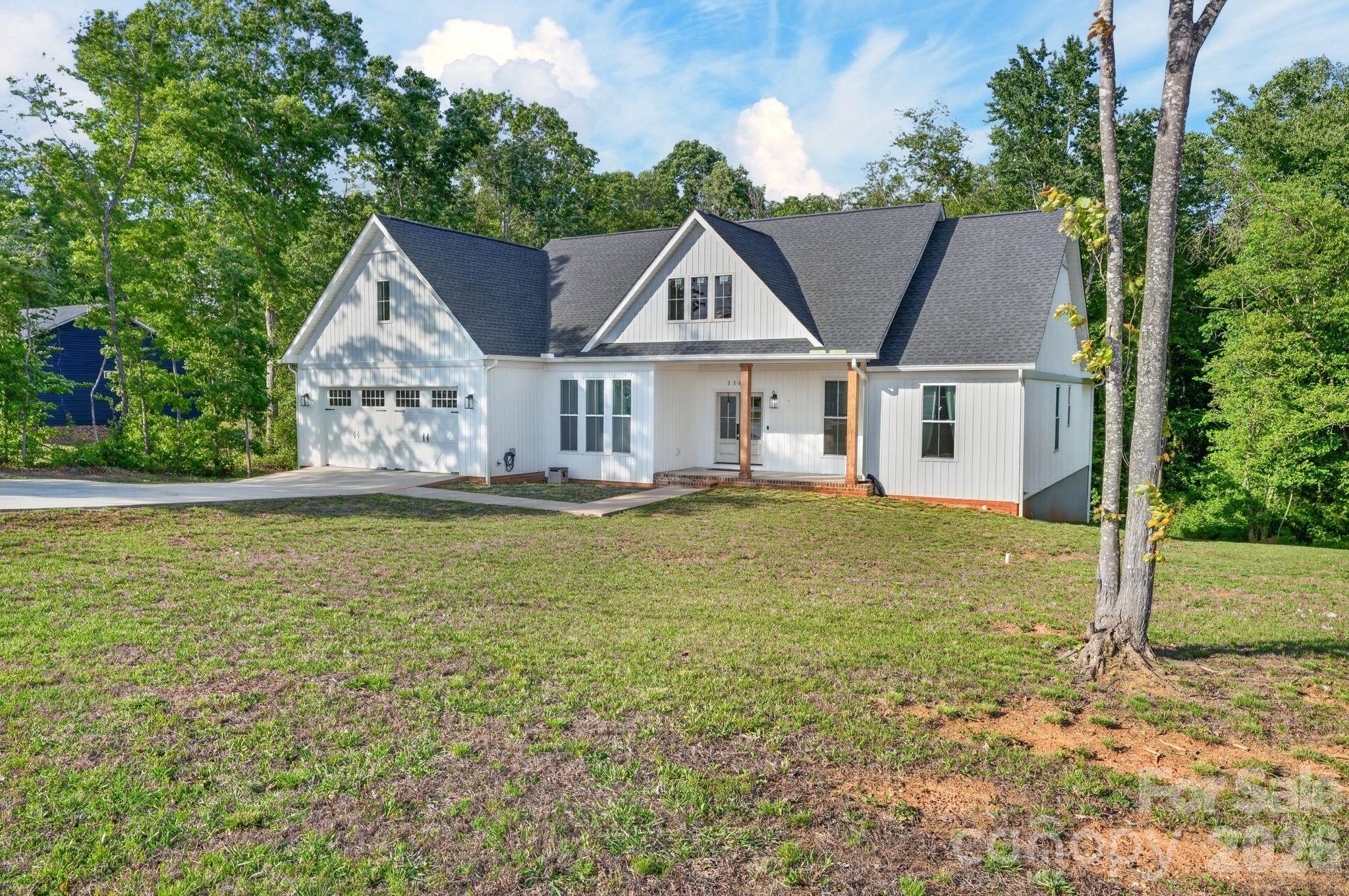 1182 Cape Hickory Road — Hickory