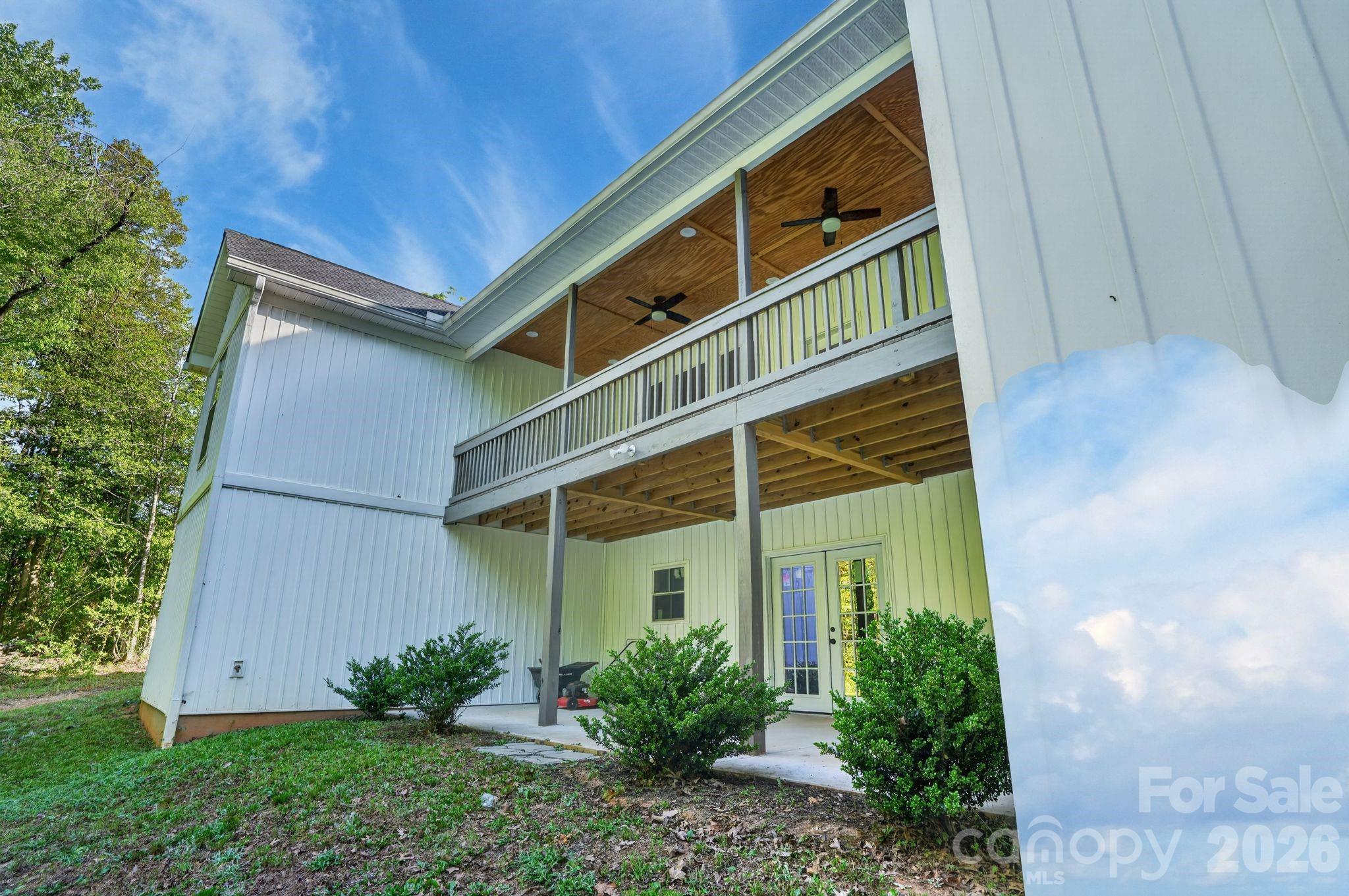 1182 Cape Hickory Road — Hickory