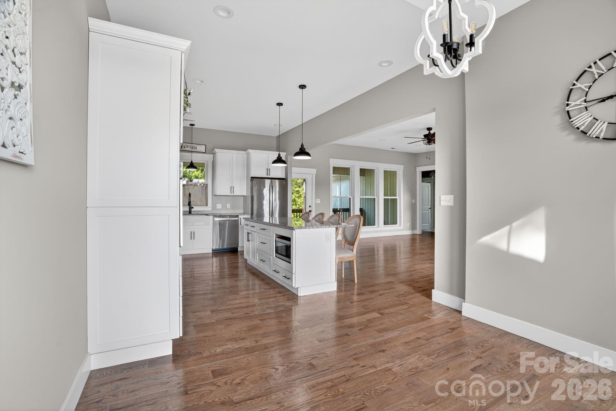 1182 Cape Hickory Road — Hickory