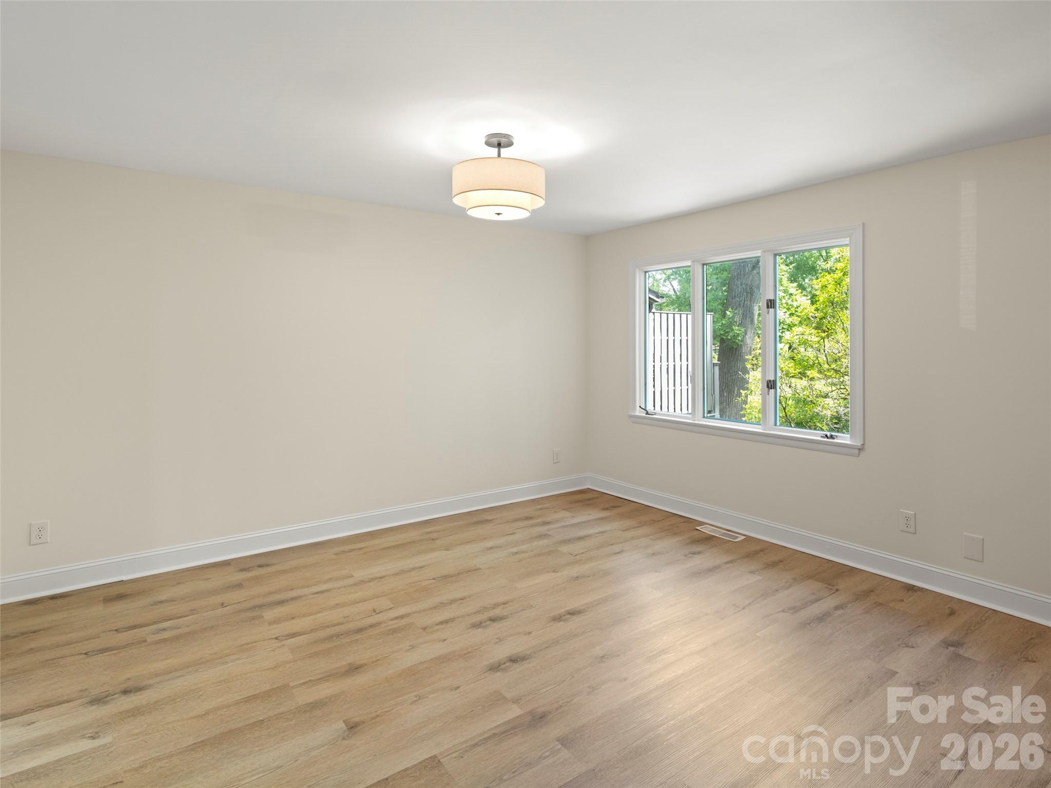 203 Crowfields Drive — Asheville