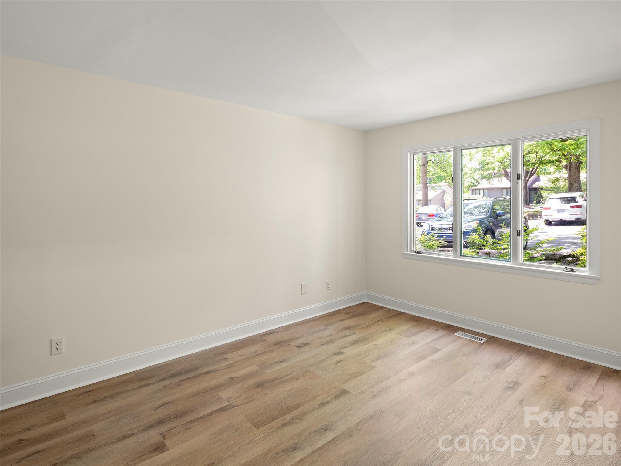 203 Crowfields Drive — Asheville