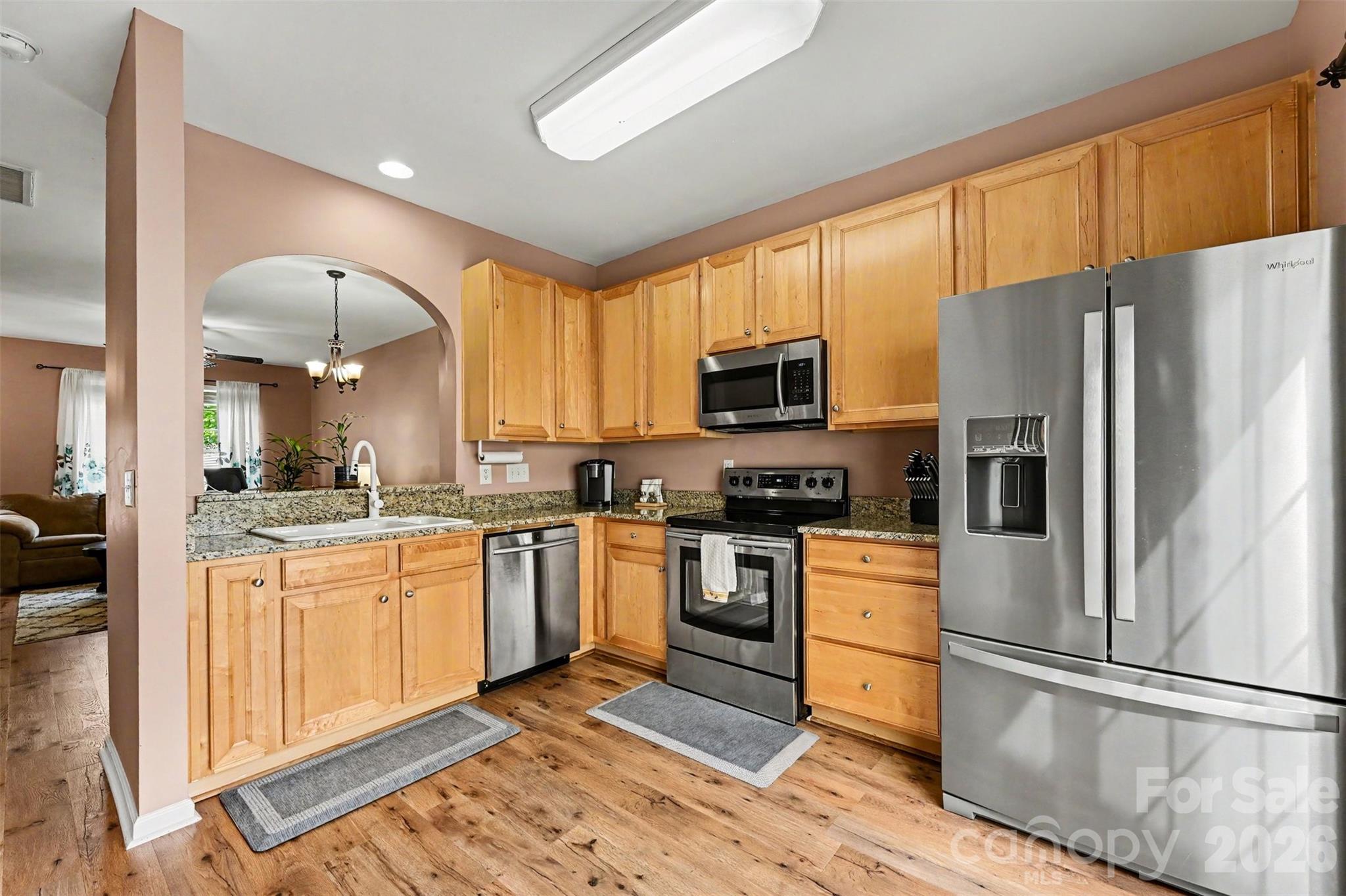 1033 Woodglen Lane — Matthews