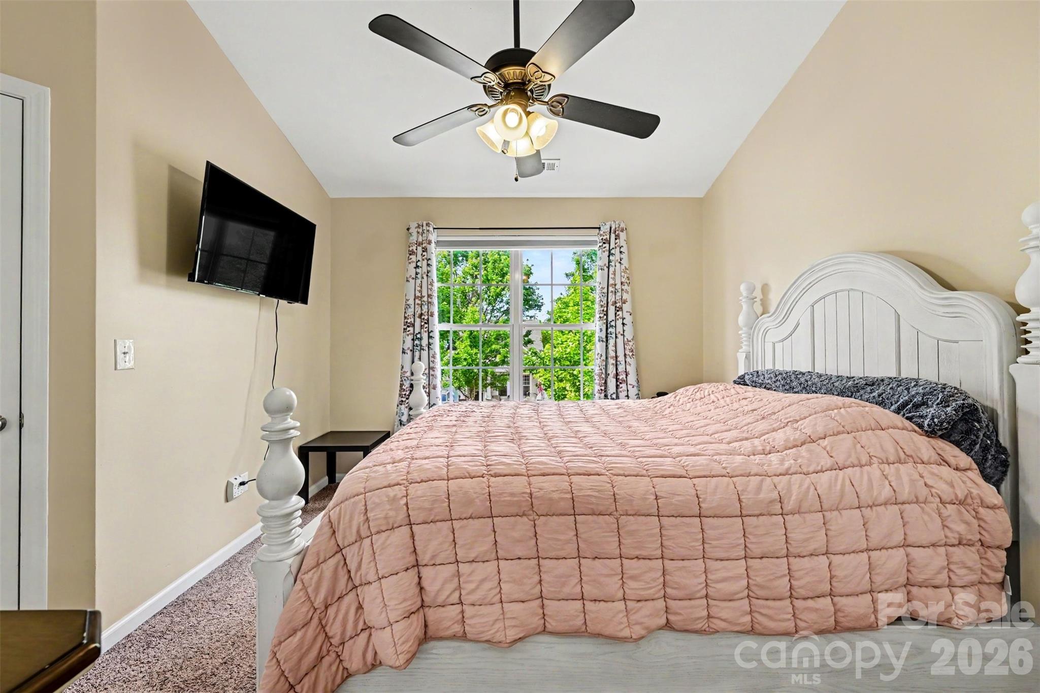 1033 Woodglen Lane — Matthews