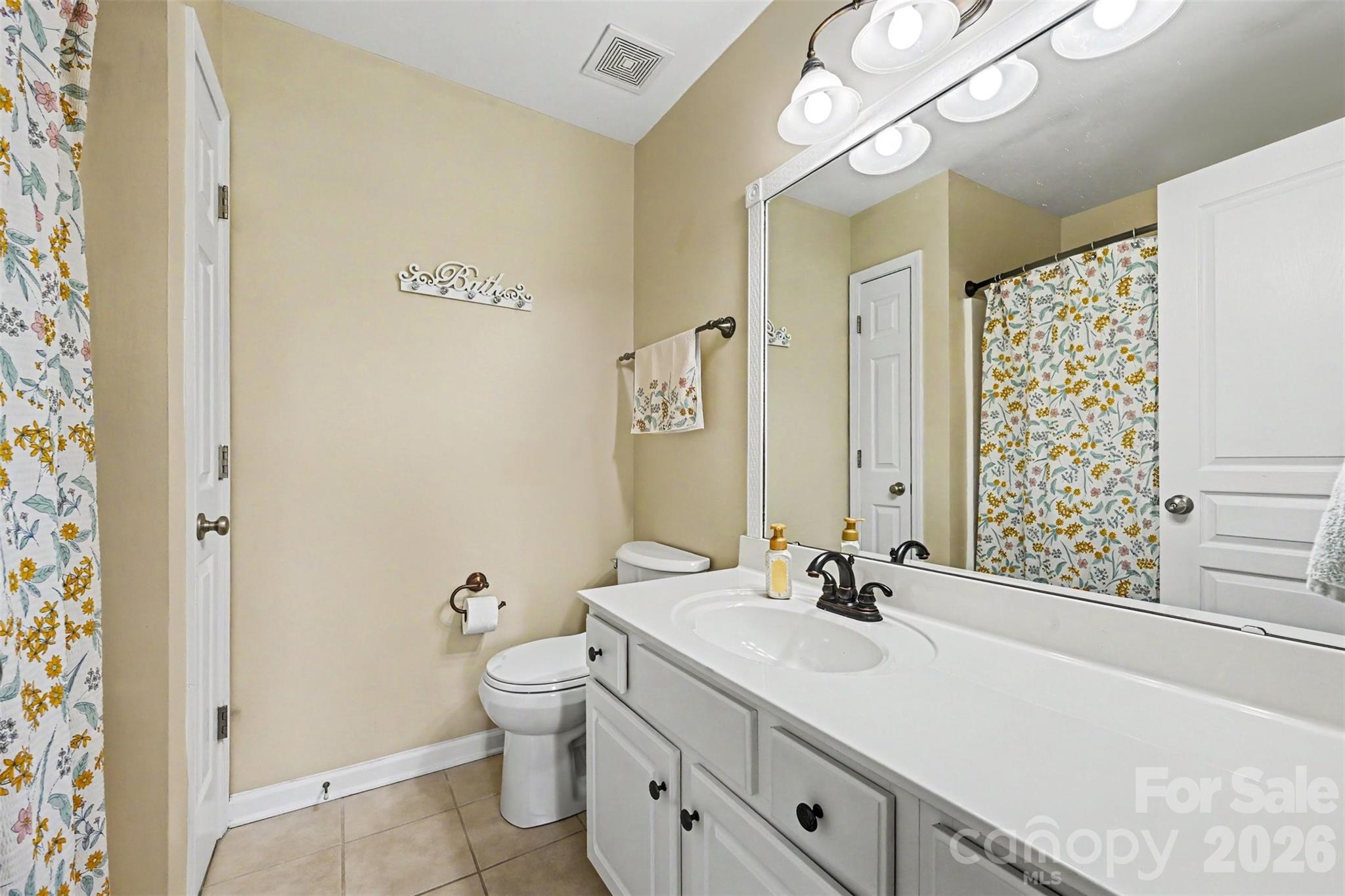 1033 Woodglen Lane — Matthews