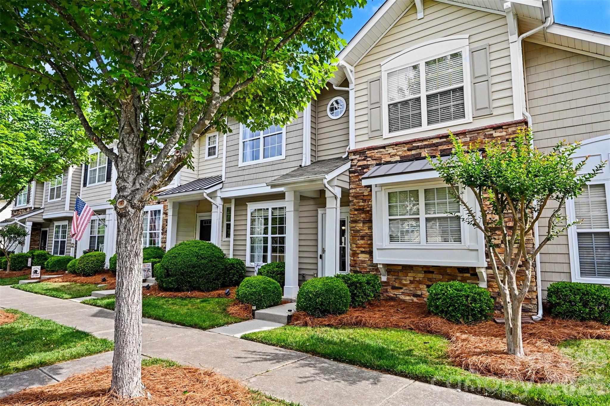 1033 Woodglen Lane — Matthews
