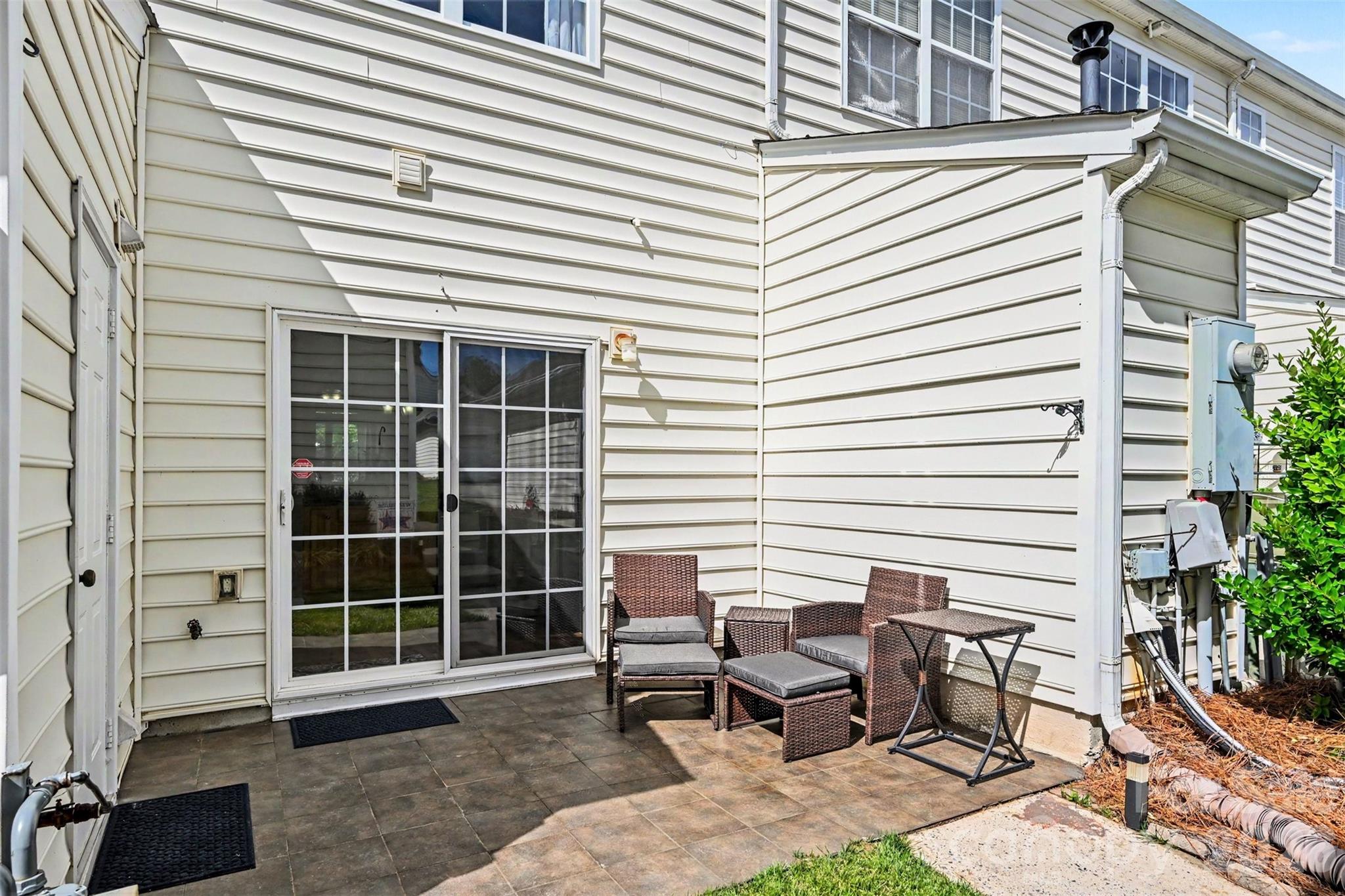 1033 Woodglen Lane — Matthews