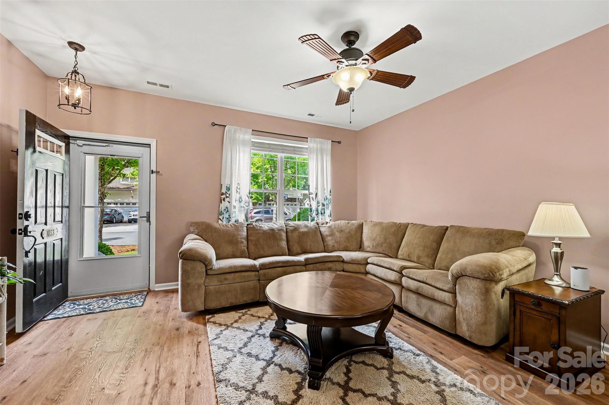 1033 Woodglen Lane — Matthews