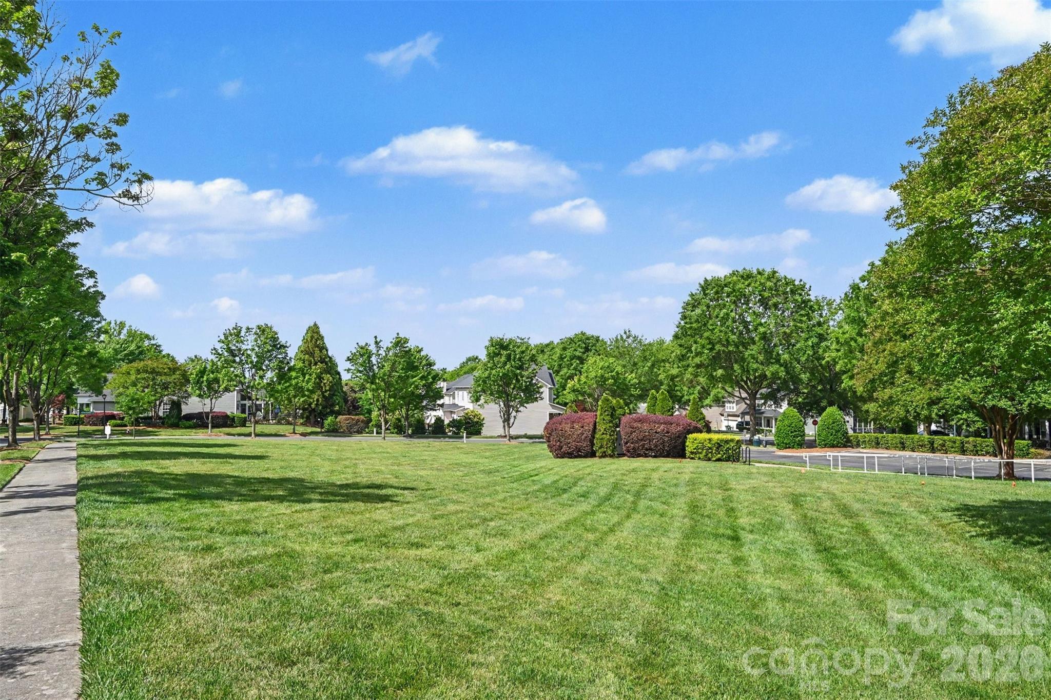 1033 Woodglen Lane — Matthews