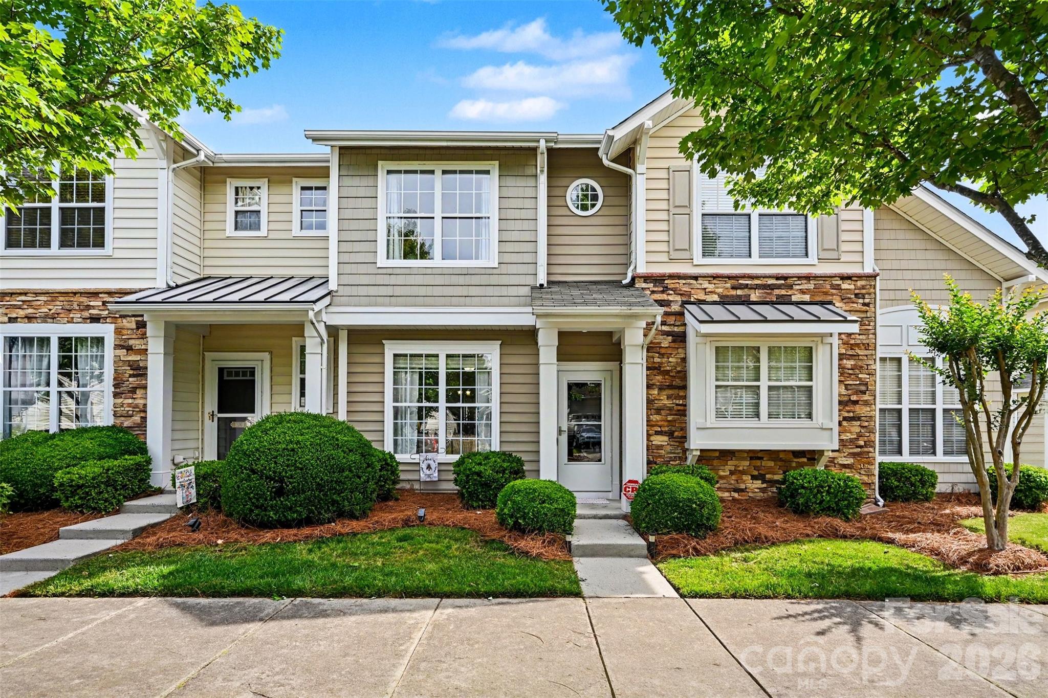 1033 Woodglen Lane — Matthews