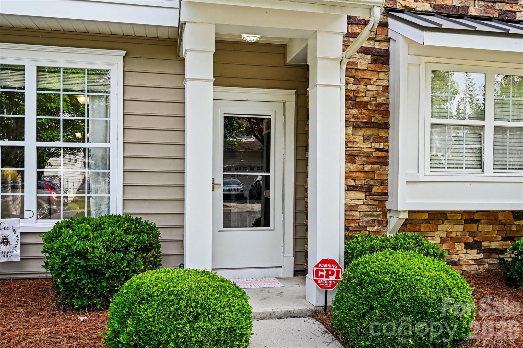 1033 Woodglen Lane — Matthews