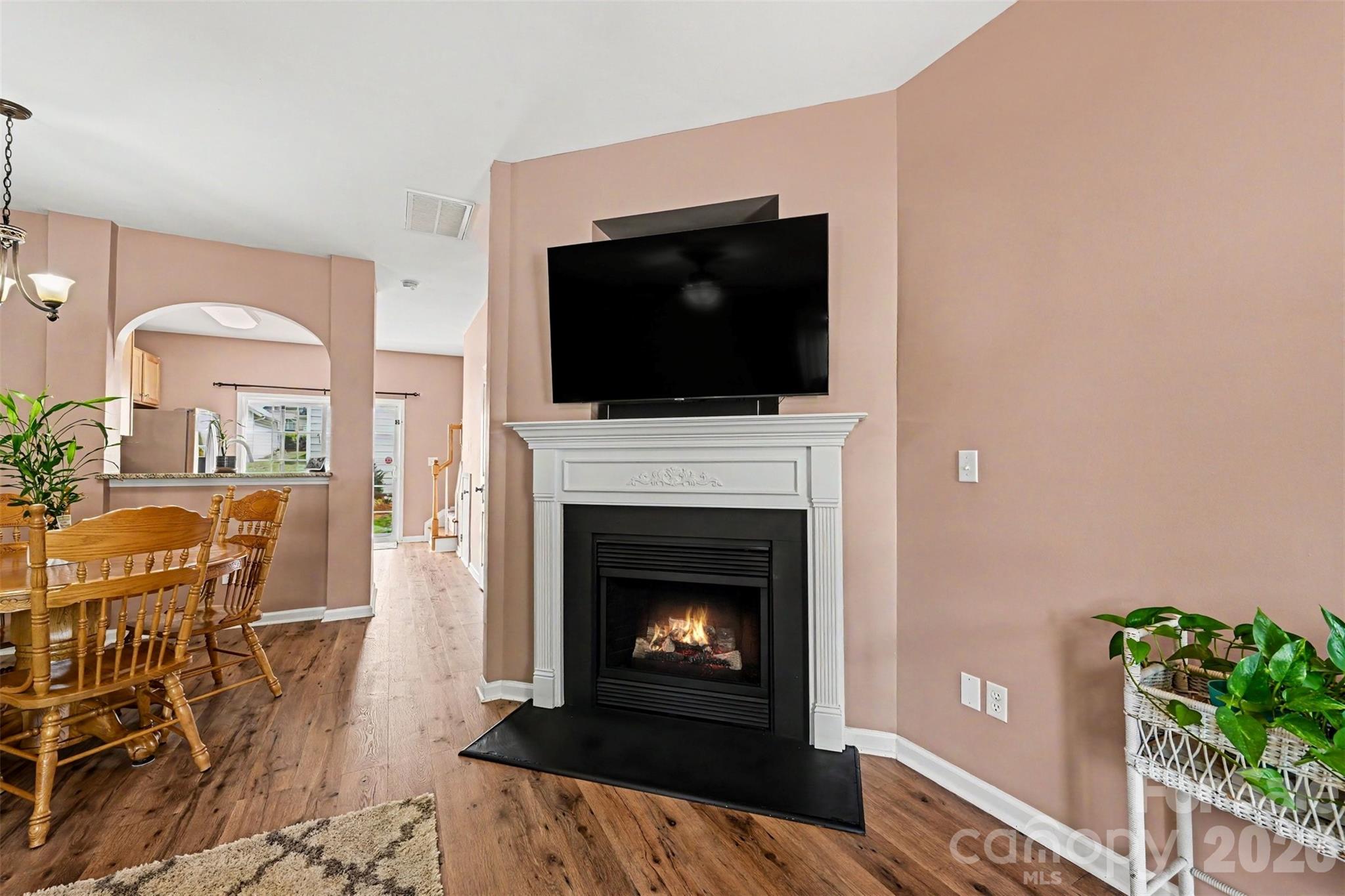 1033 Woodglen Lane — Matthews