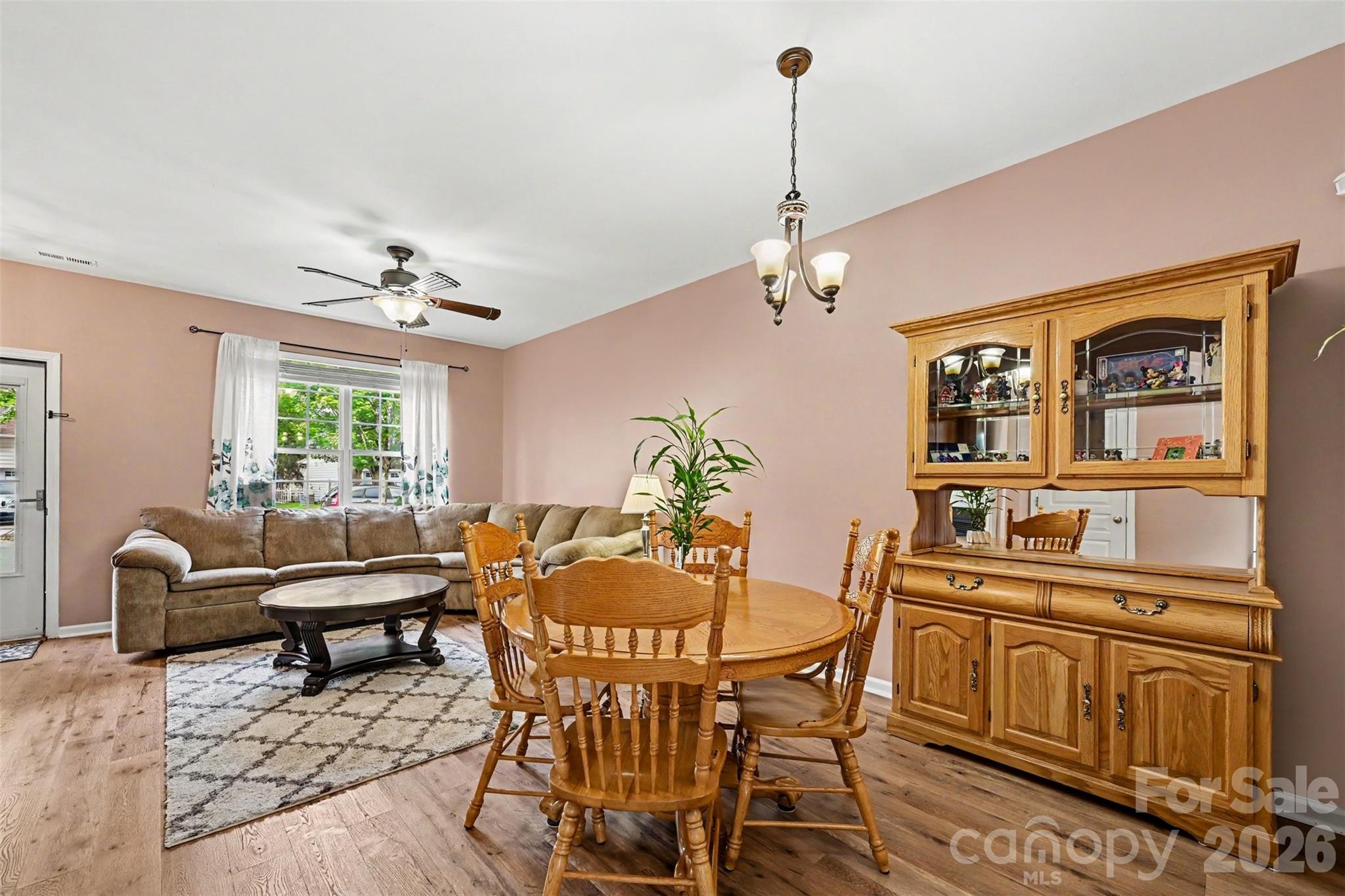 1033 Woodglen Lane — Matthews