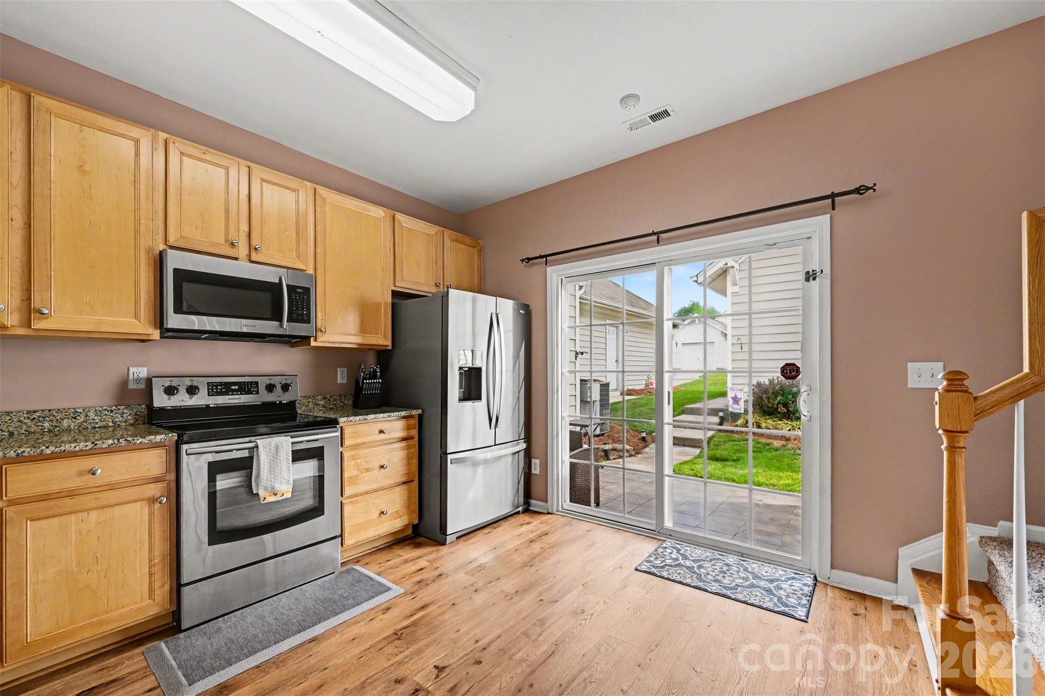 1033 Woodglen Lane — Matthews