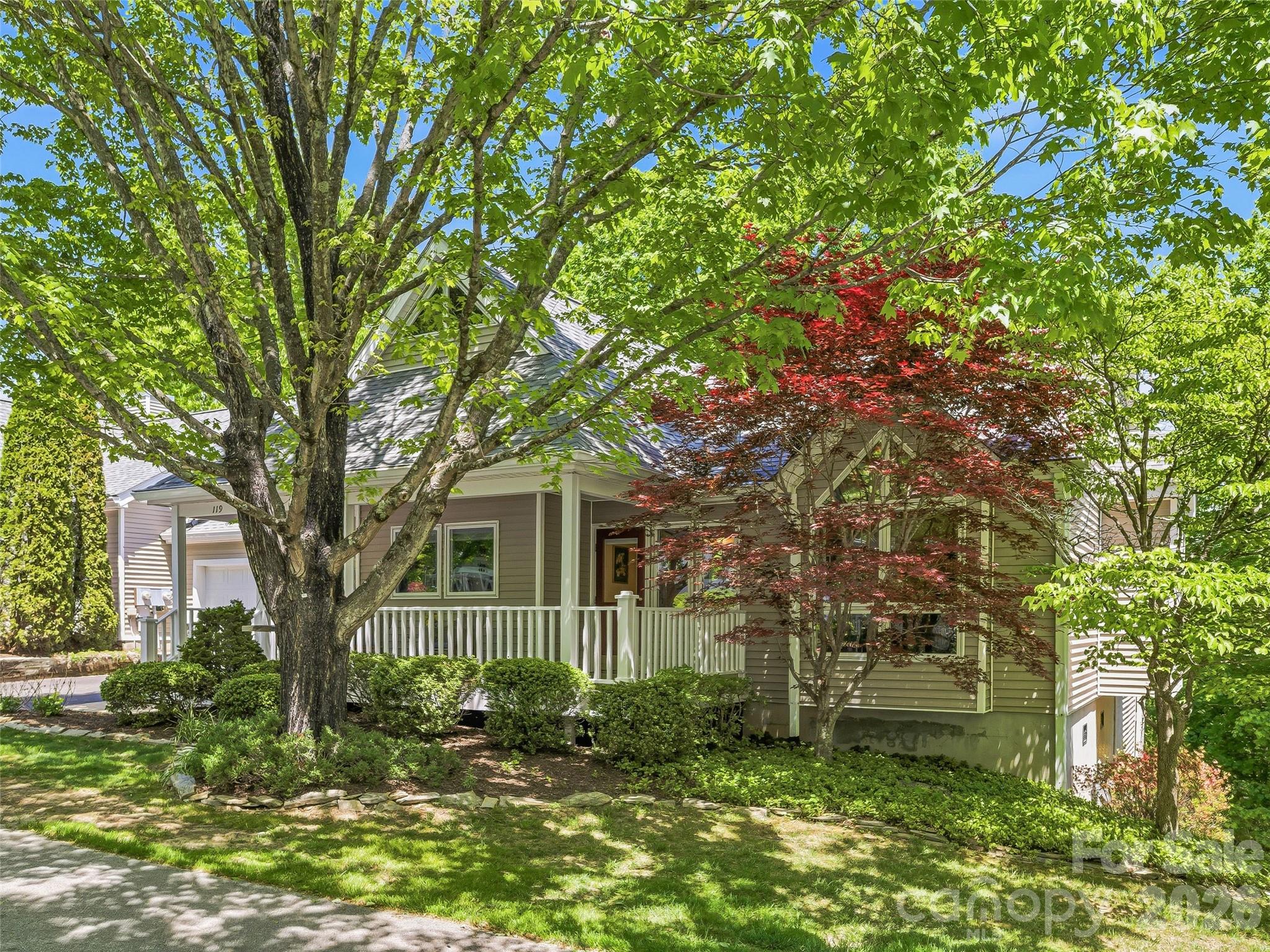 119 Carriage Walk Lane — Hendersonville