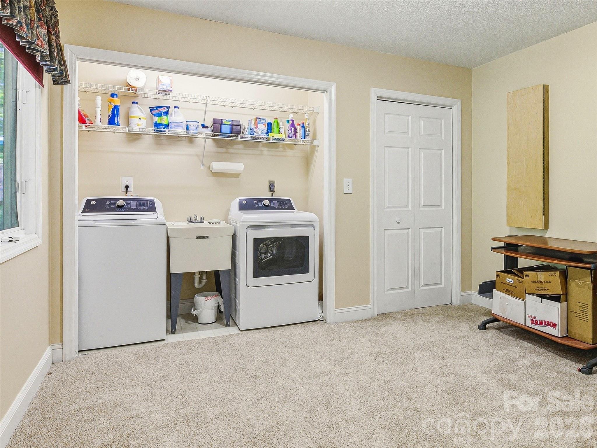 119 Carriage Walk Lane — Hendersonville