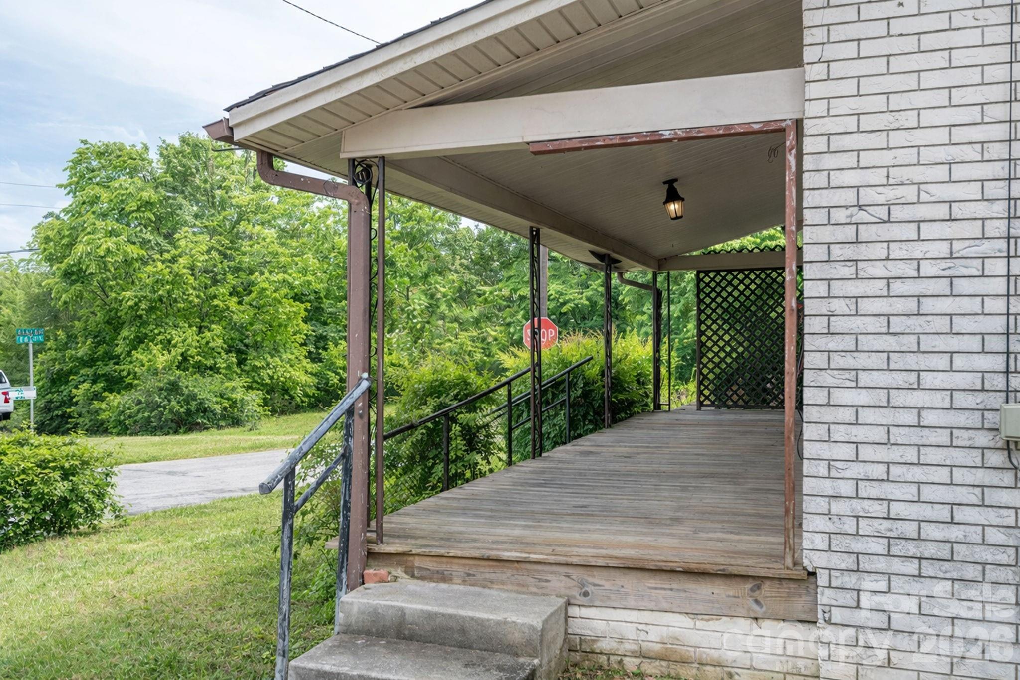 101 Huss Avenue — Cherryville
