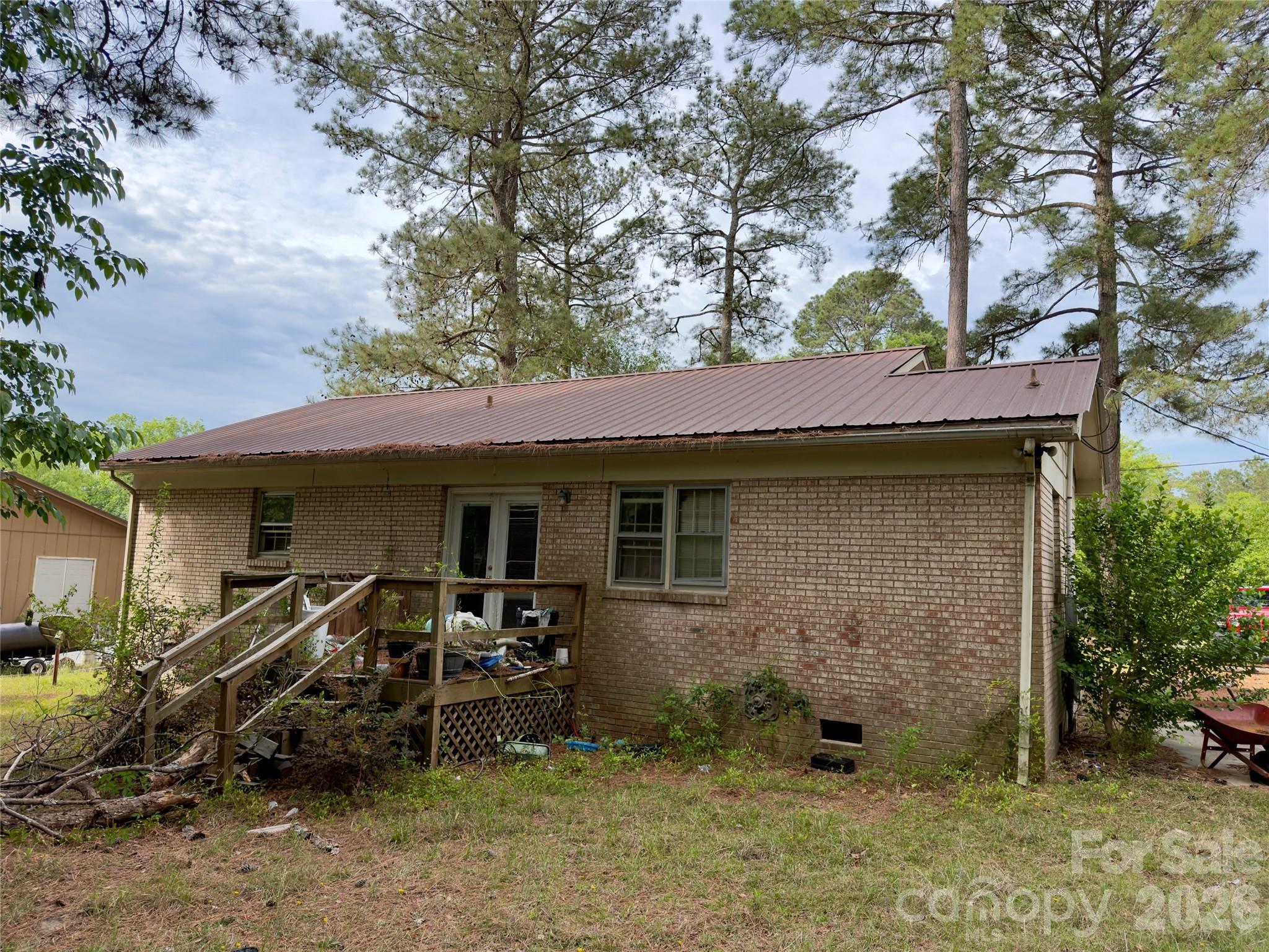 115 S White Oak Street — Morven