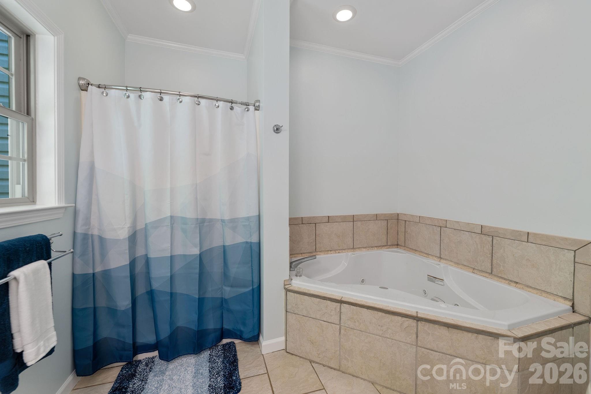 174 deep woods Trail — Canton