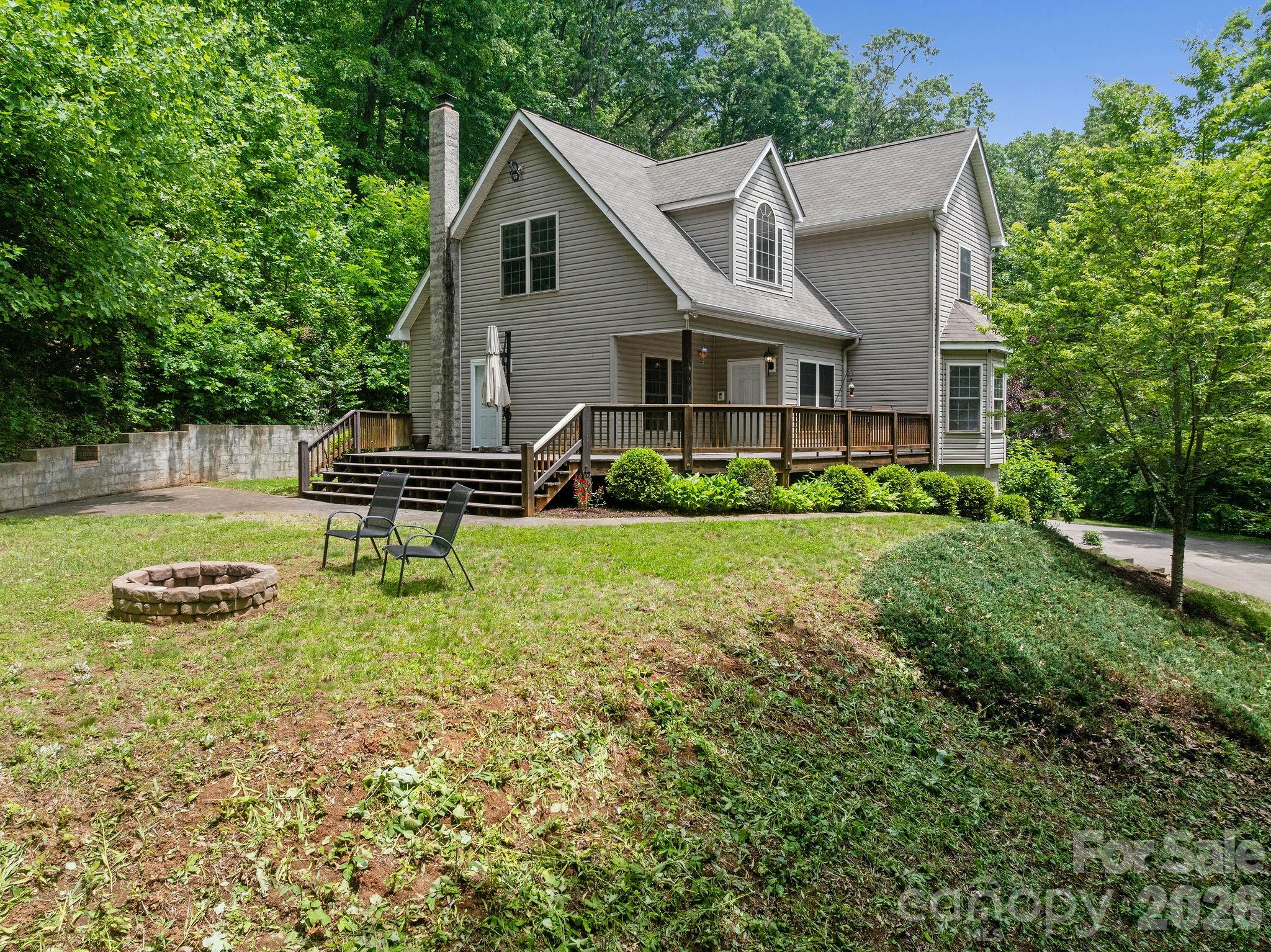 174 deep woods Trail — Canton