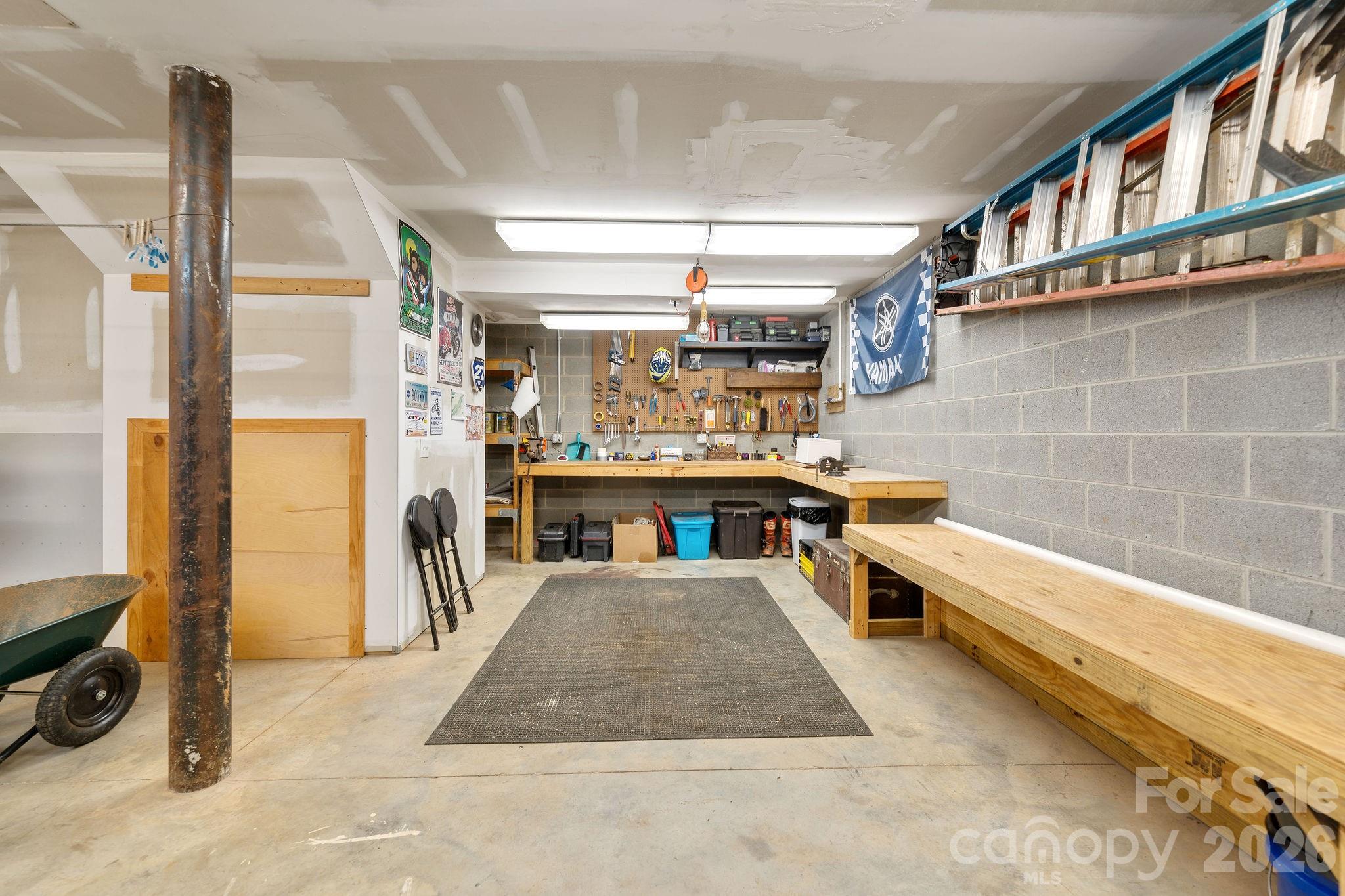 174 deep woods Trail — Canton