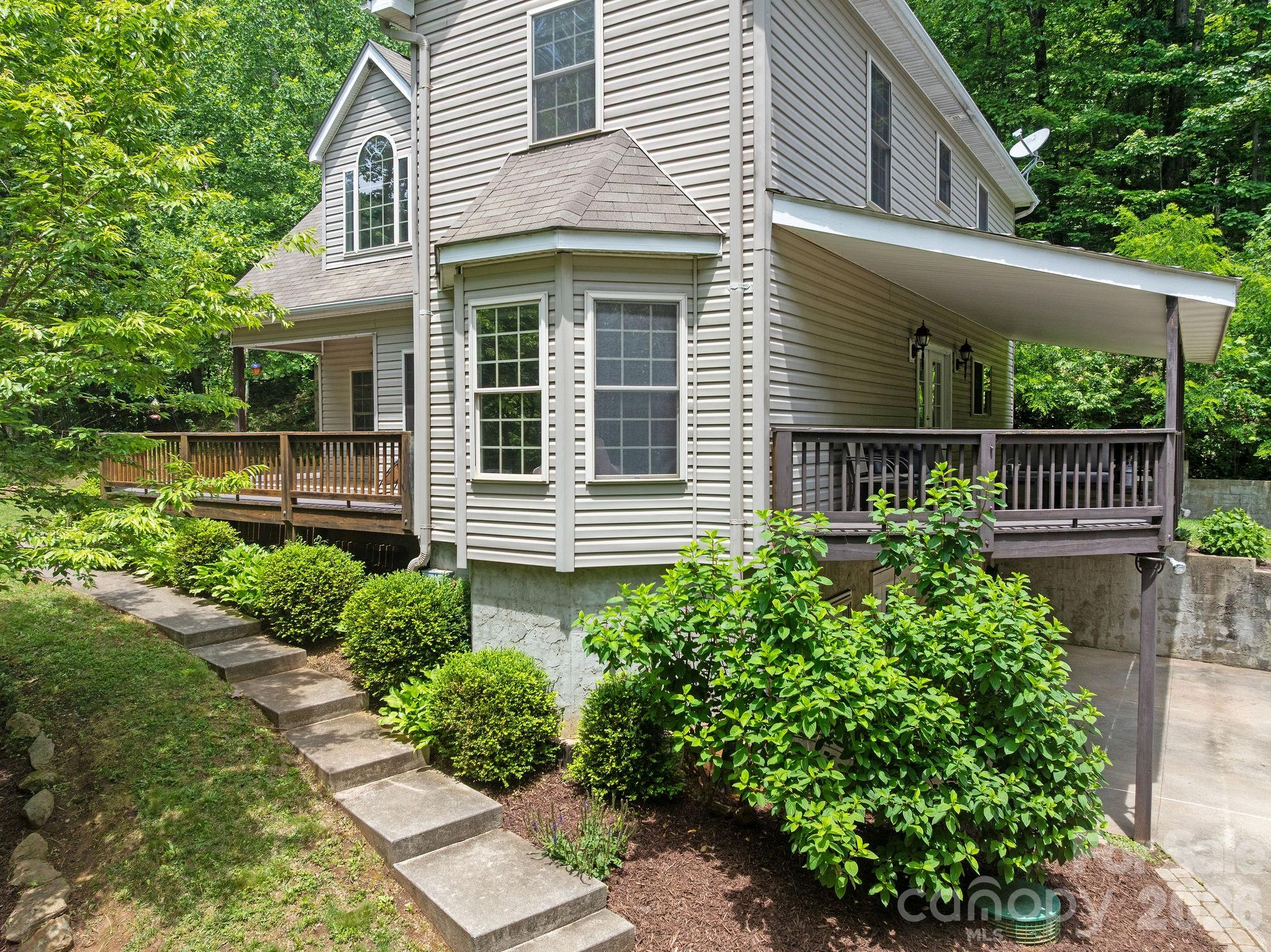 174 deep woods Trail — Canton