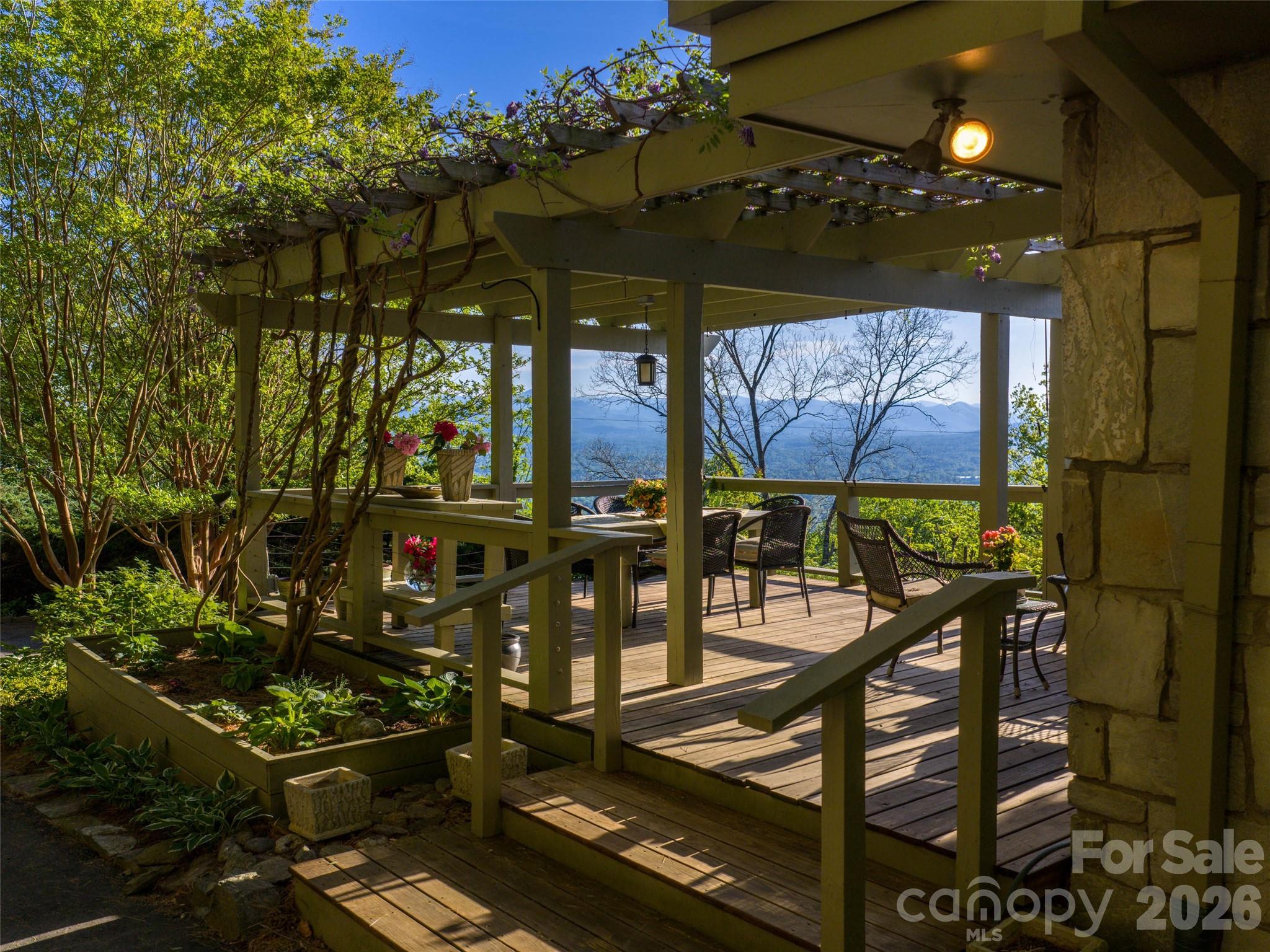 65 Crestwood Road — Asheville