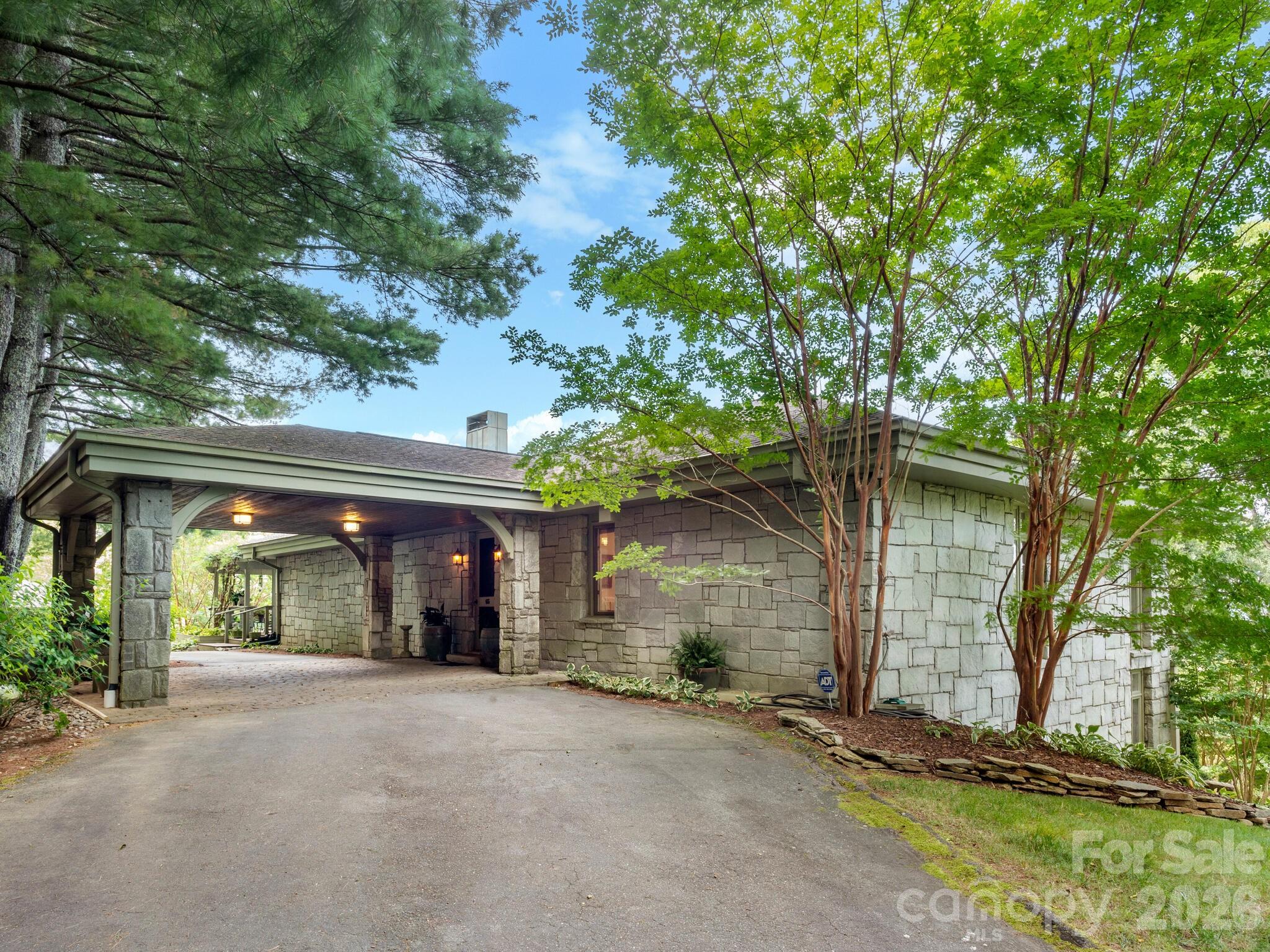 65 Crestwood Road — Asheville