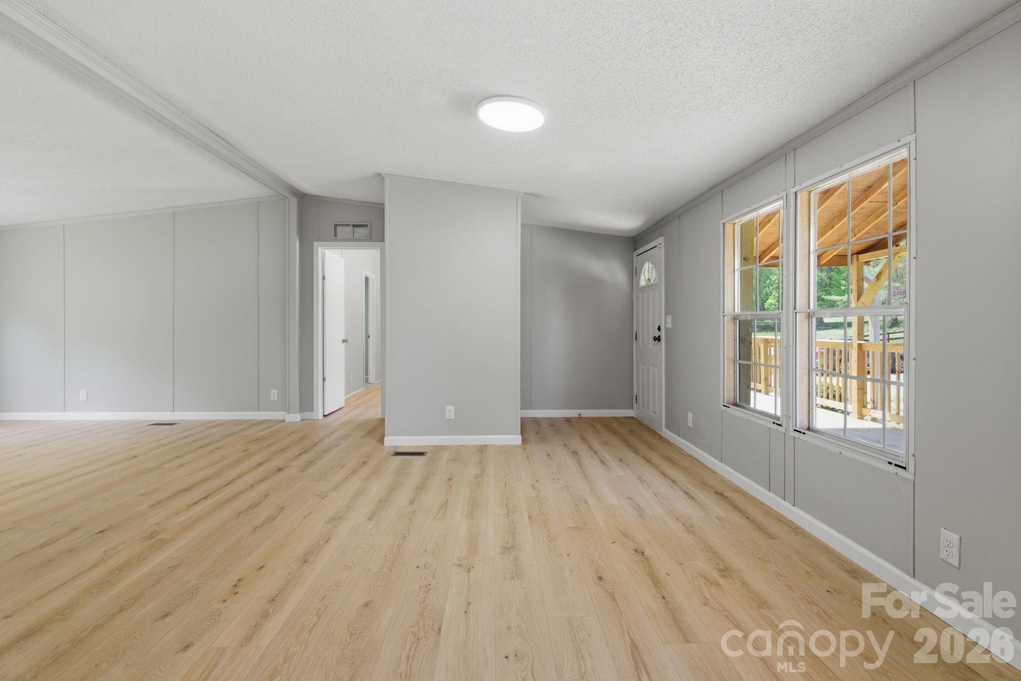 6490 Willow Road — Hendersonville