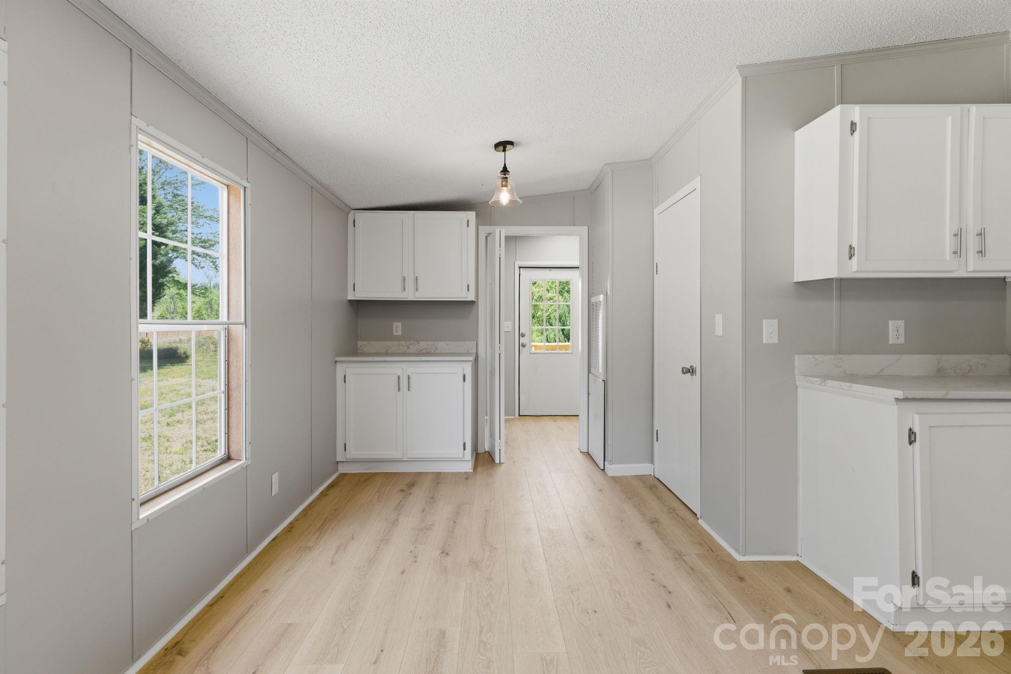 6490 Willow Road — Hendersonville
