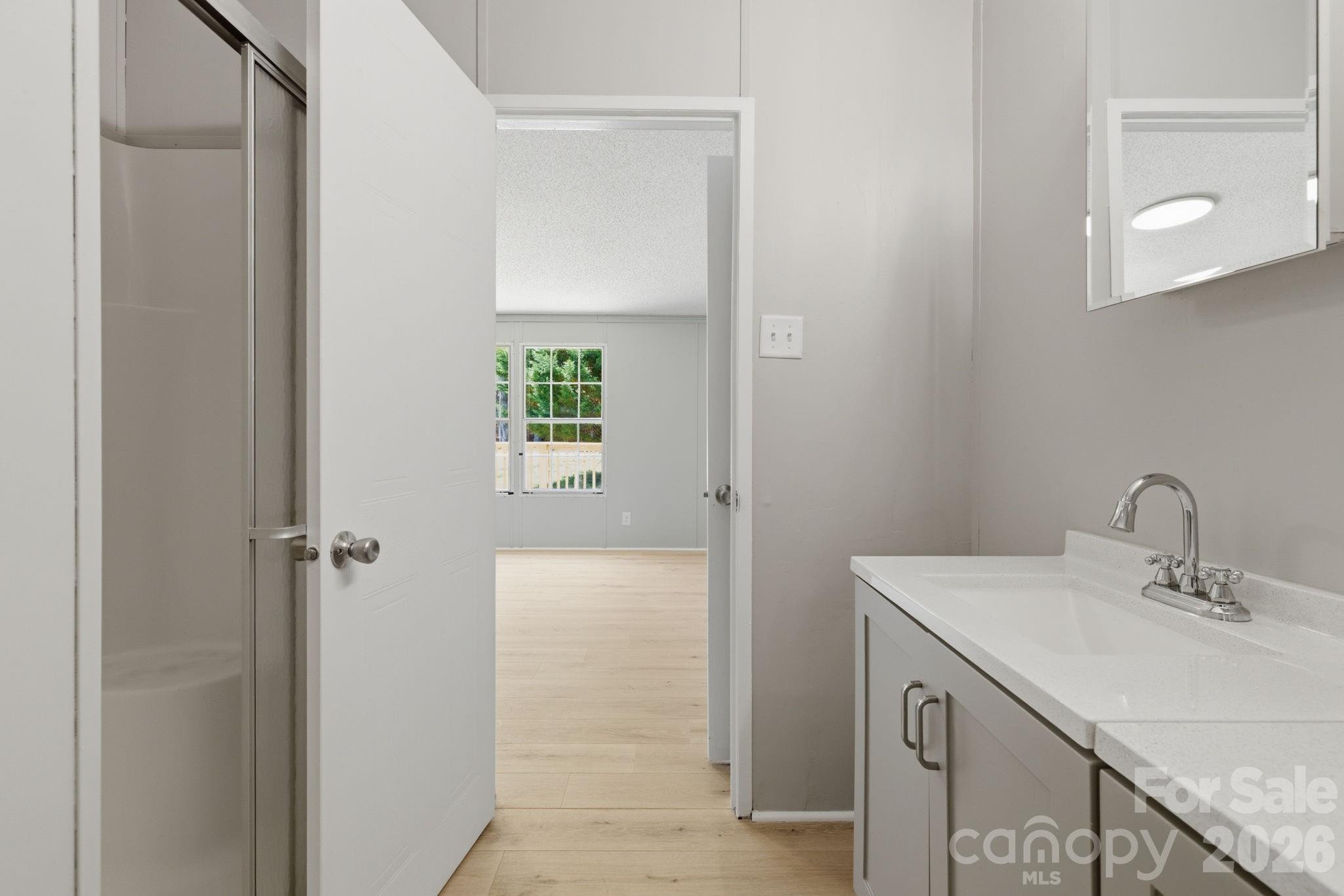 6490 Willow Road — Hendersonville
