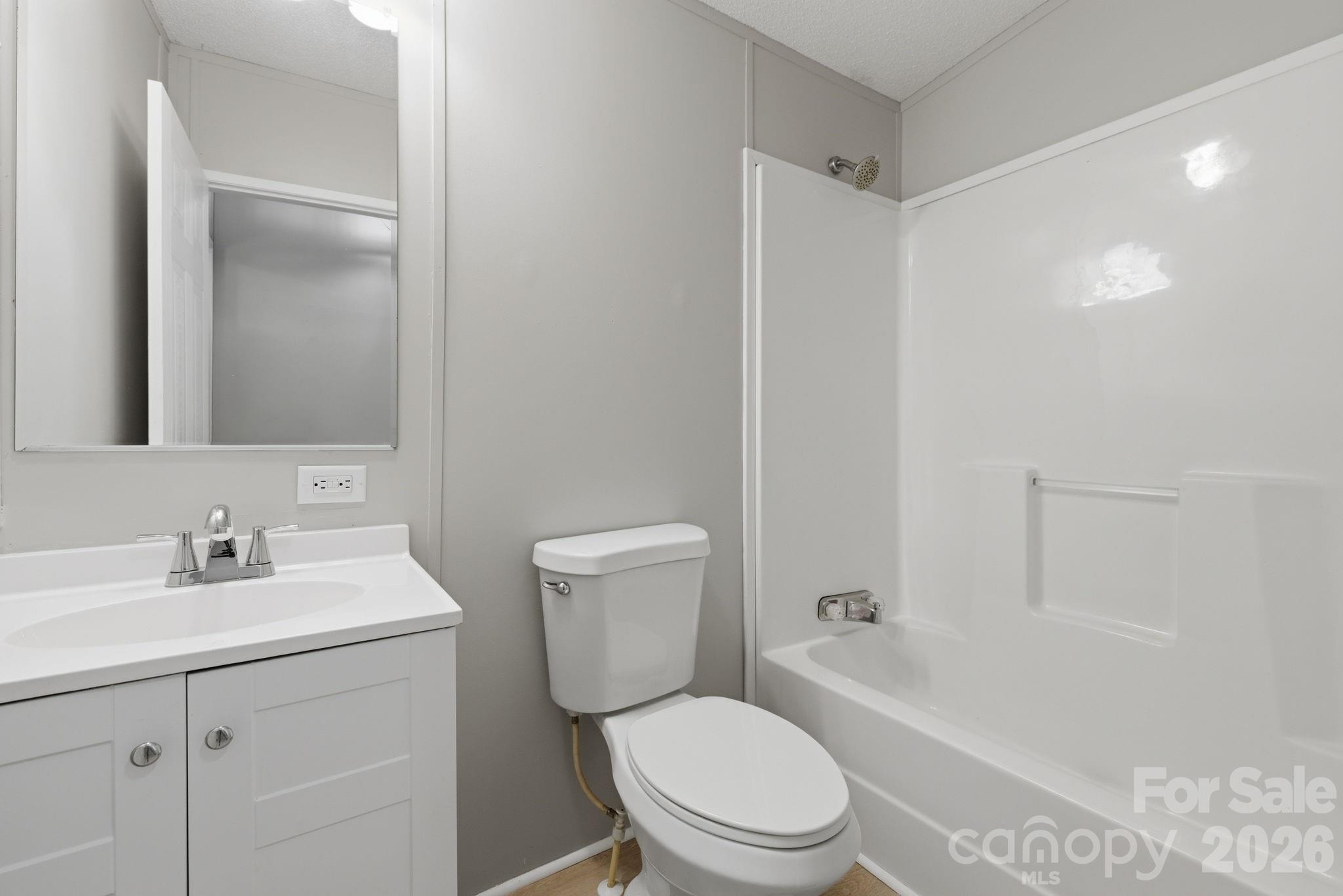 6490 Willow Road — Hendersonville
