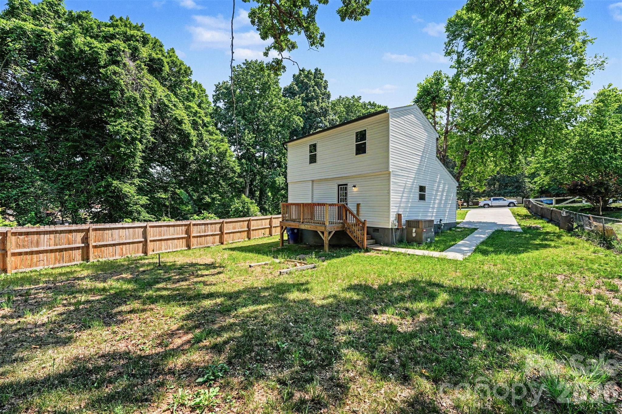 308 Alexander Street — Mooresville