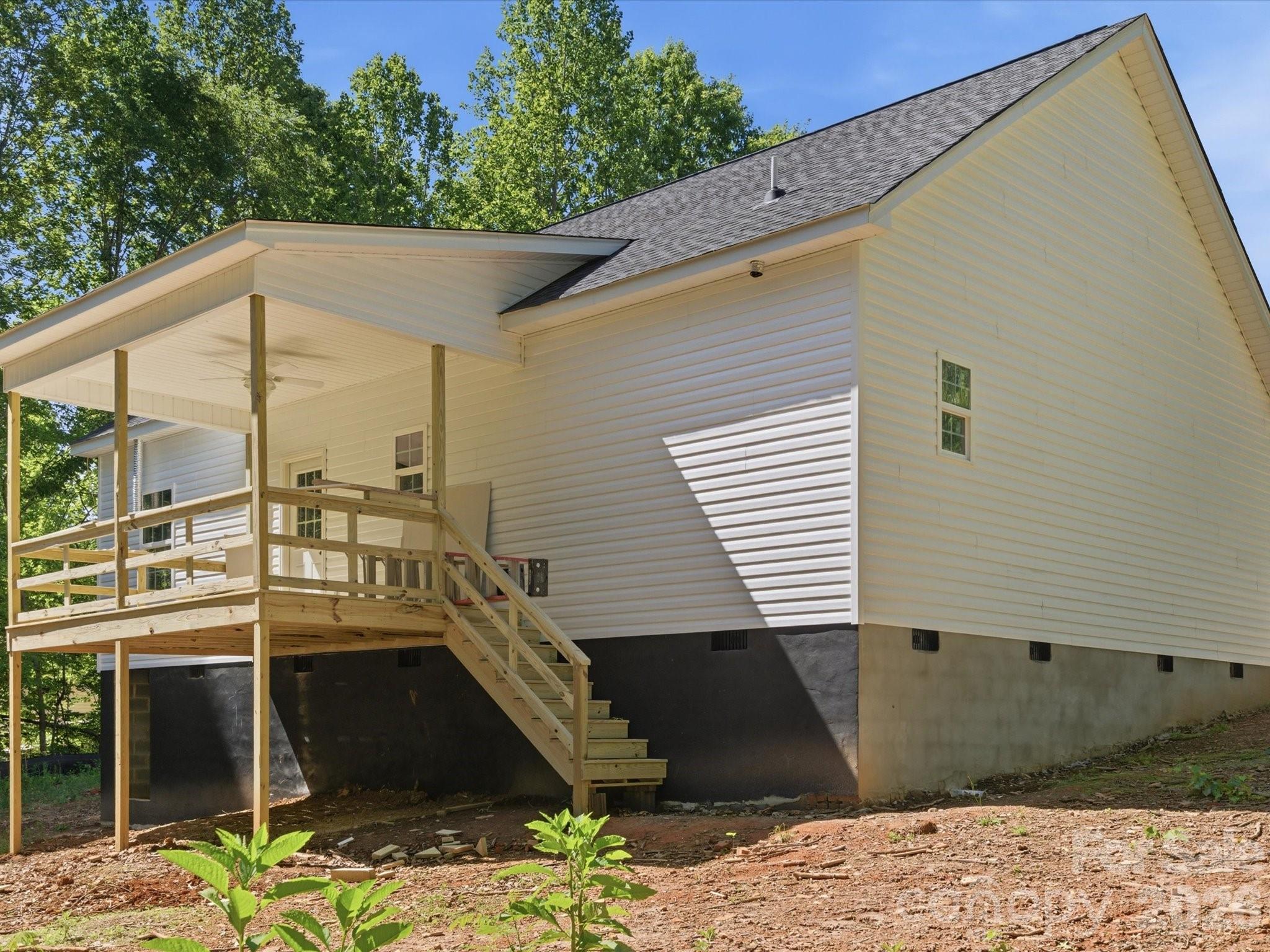 1222 Woodpecker Drive — Clover